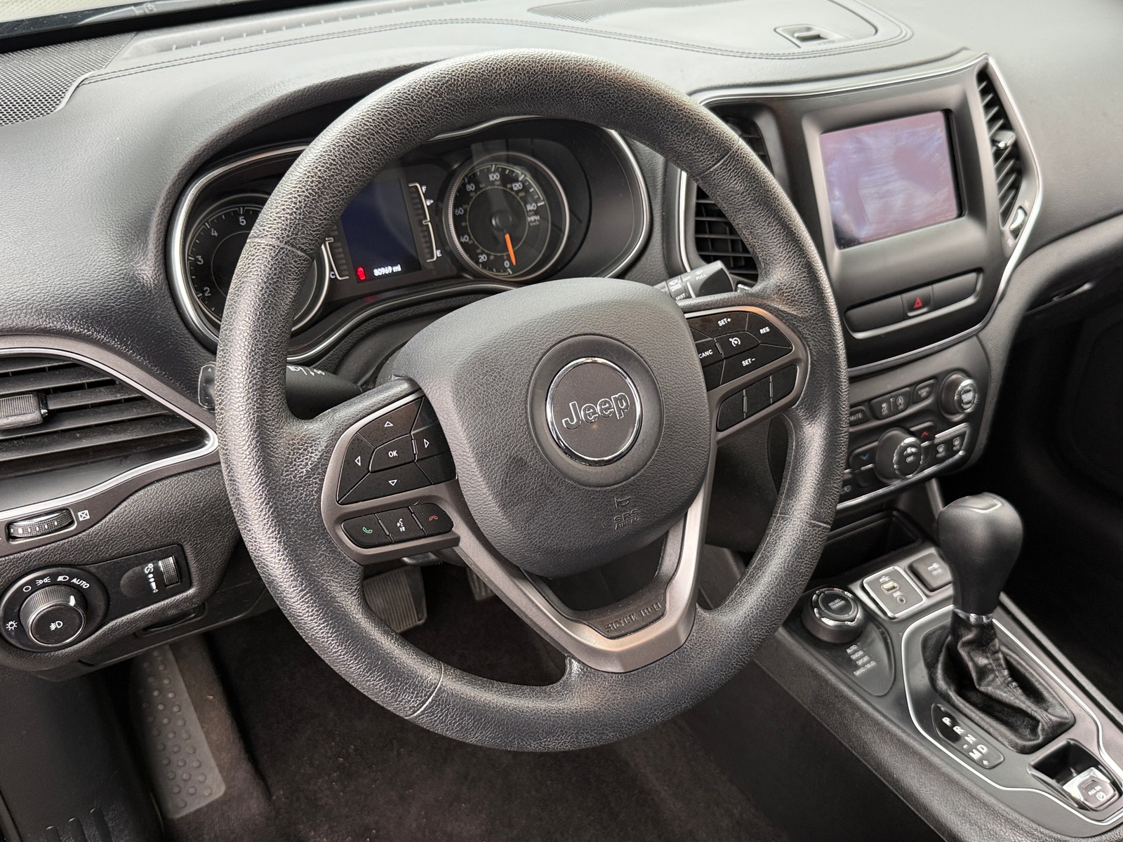 Thumbnail: 2019 Jeep Cherokee - 5