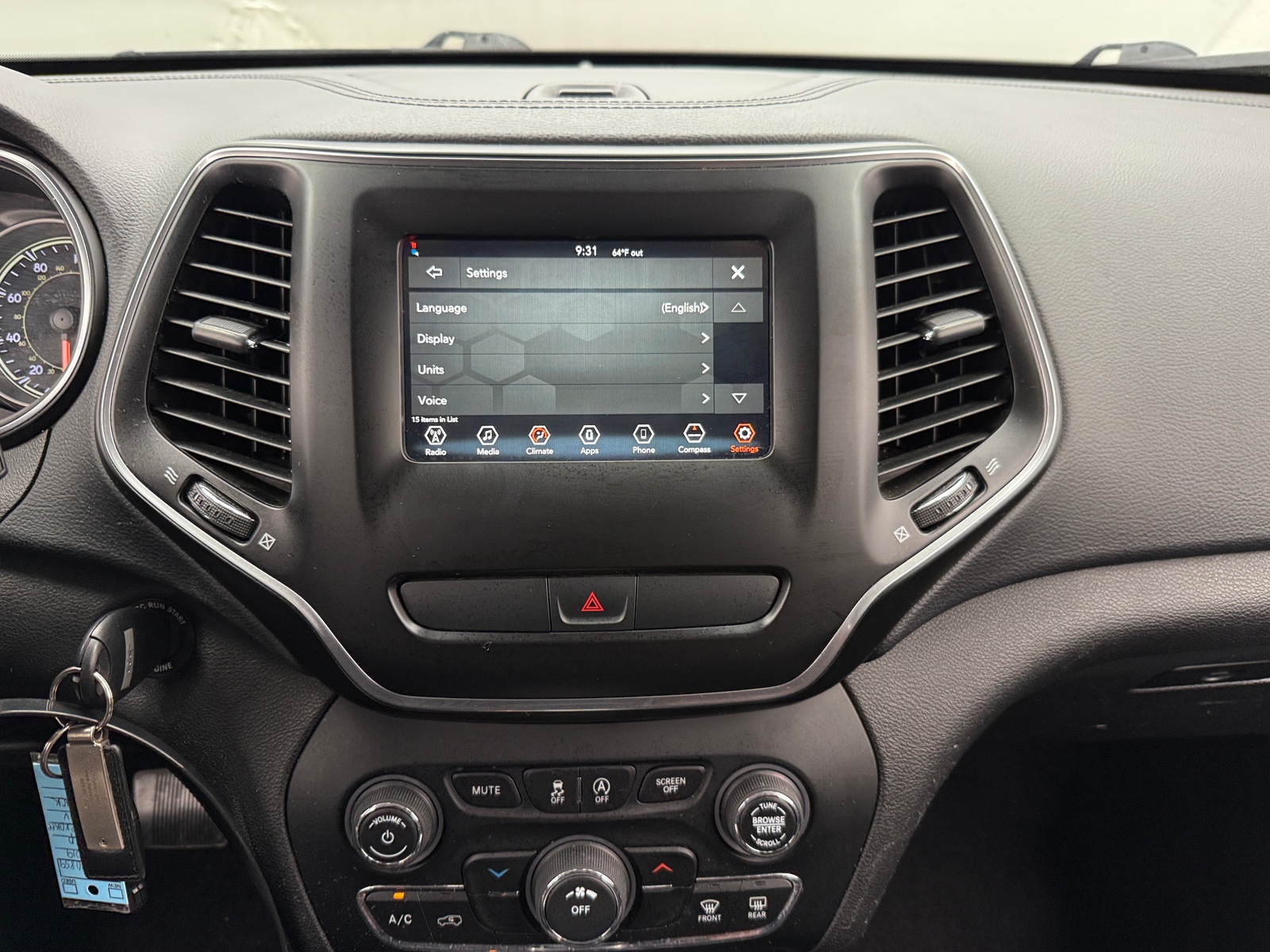 Thumbnail: 2019 Jeep Cherokee - 4