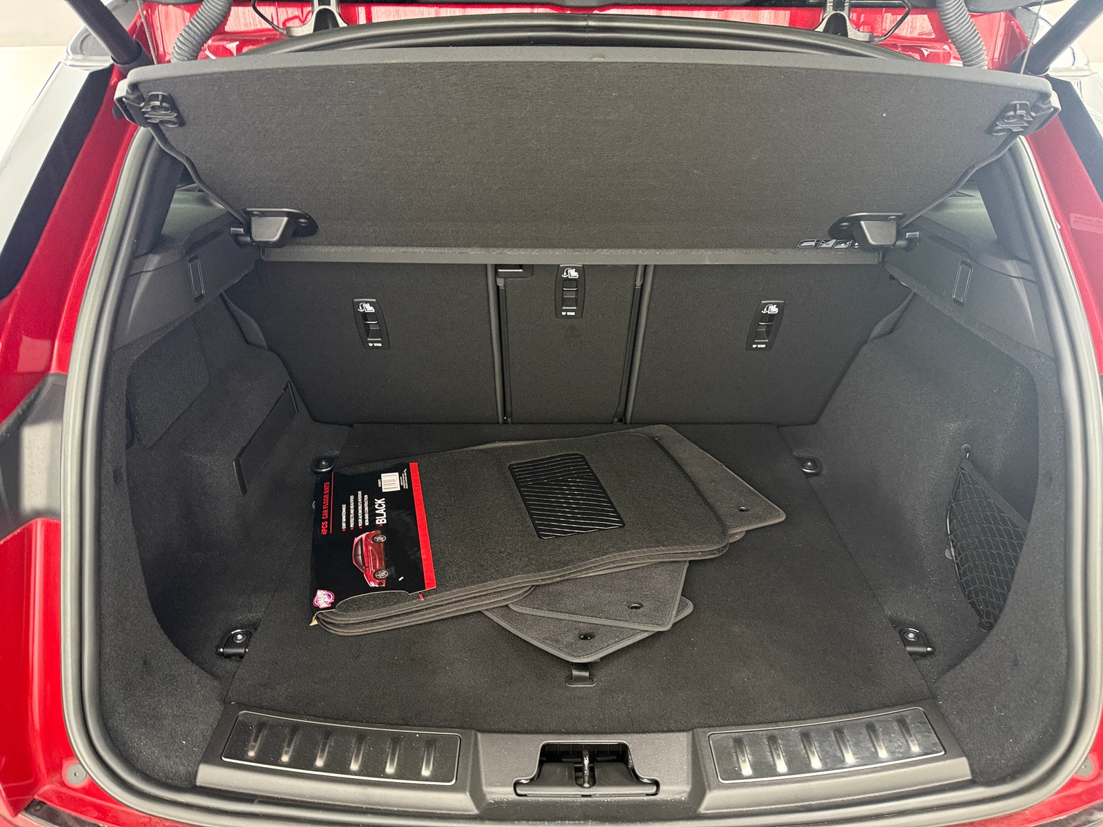 Thumbnail: 2023 Land Rover Range Rover Evoque - 6