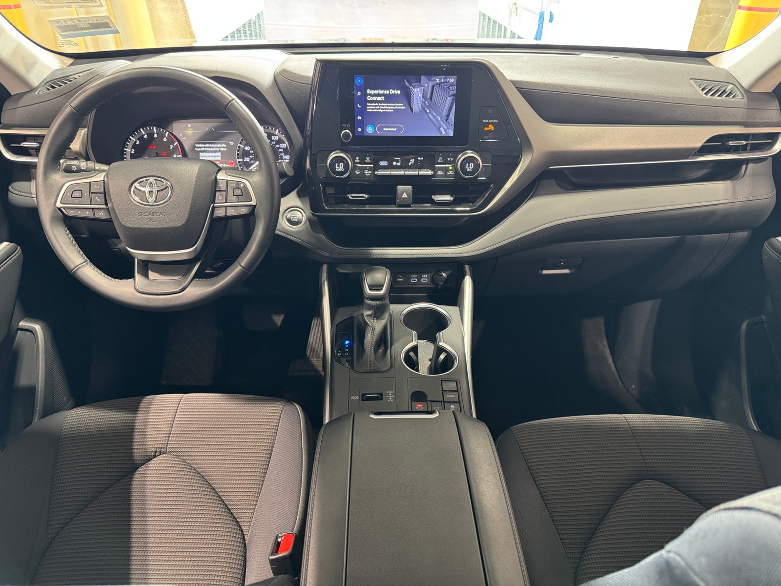 Thumbnail: 2025 Toyota Highlander - 3