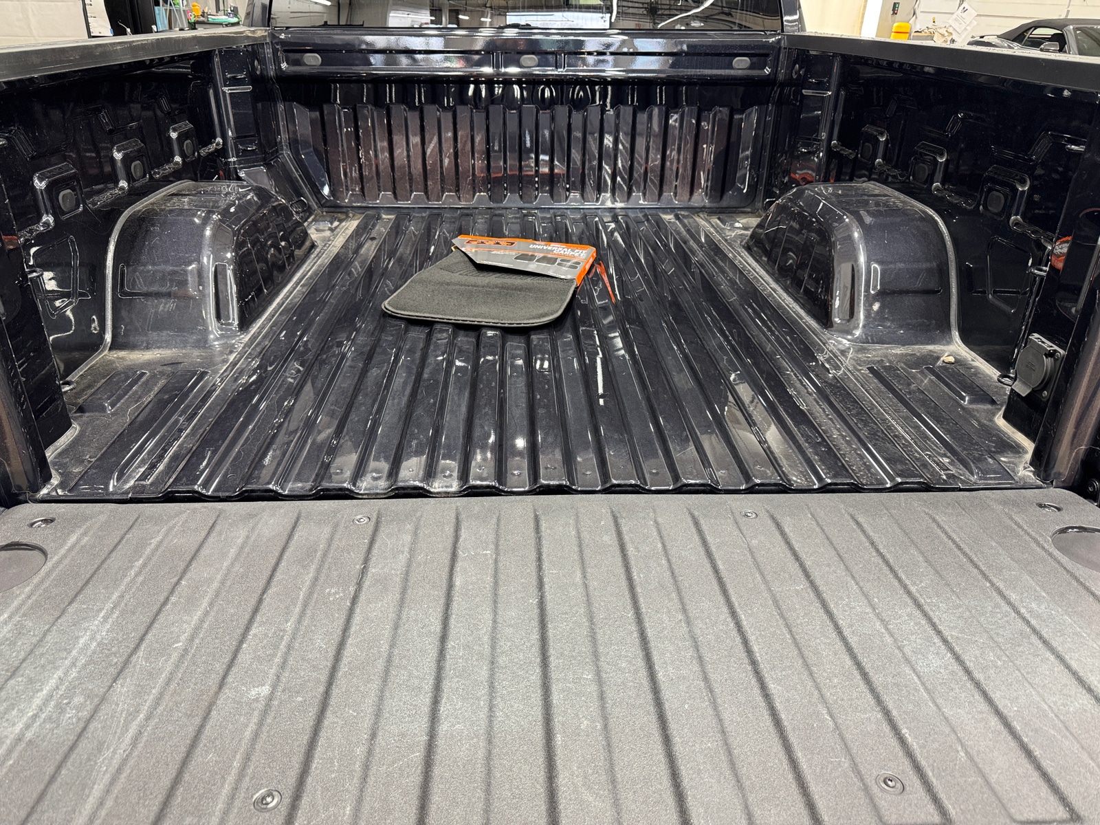 Thumbnail: 2022 Chevrolet Silverado 1500 - 7