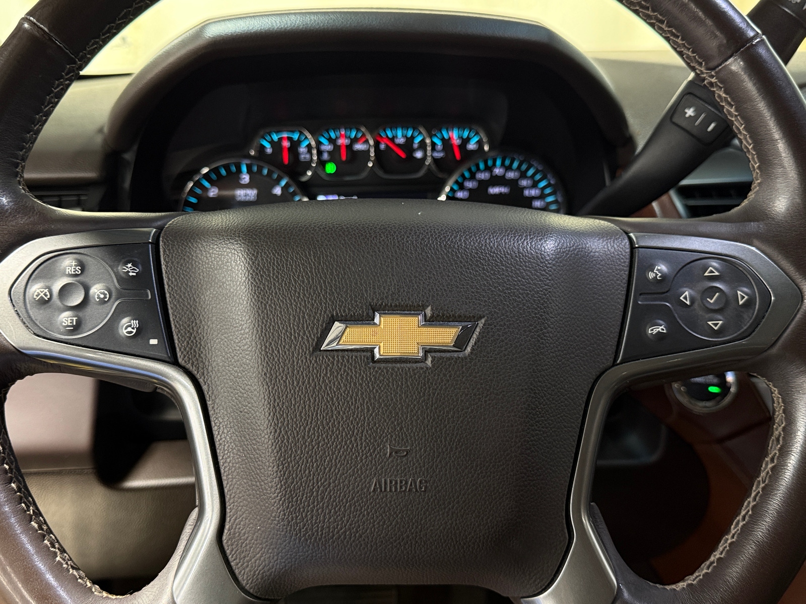 Thumbnail: 2015 Chevrolet Tahoe - 4