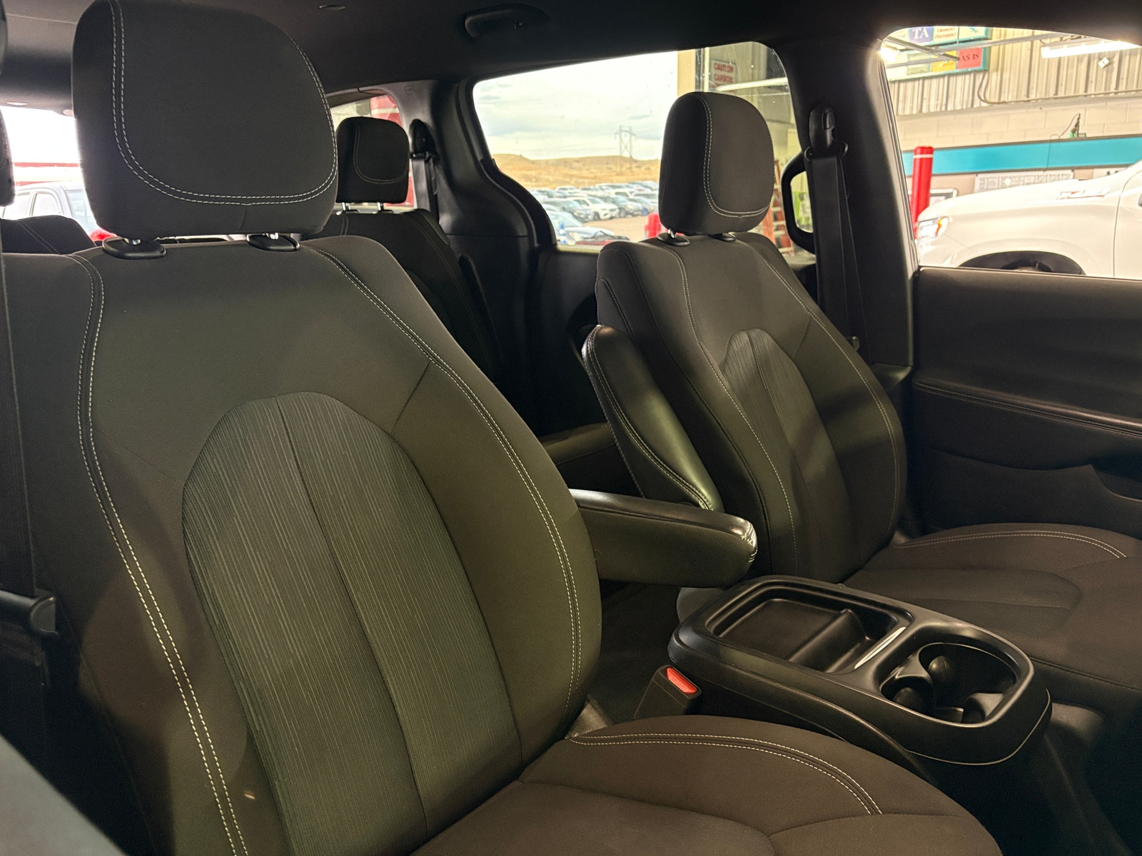 Thumbnail: 2024 Chrysler Pacifica - 2