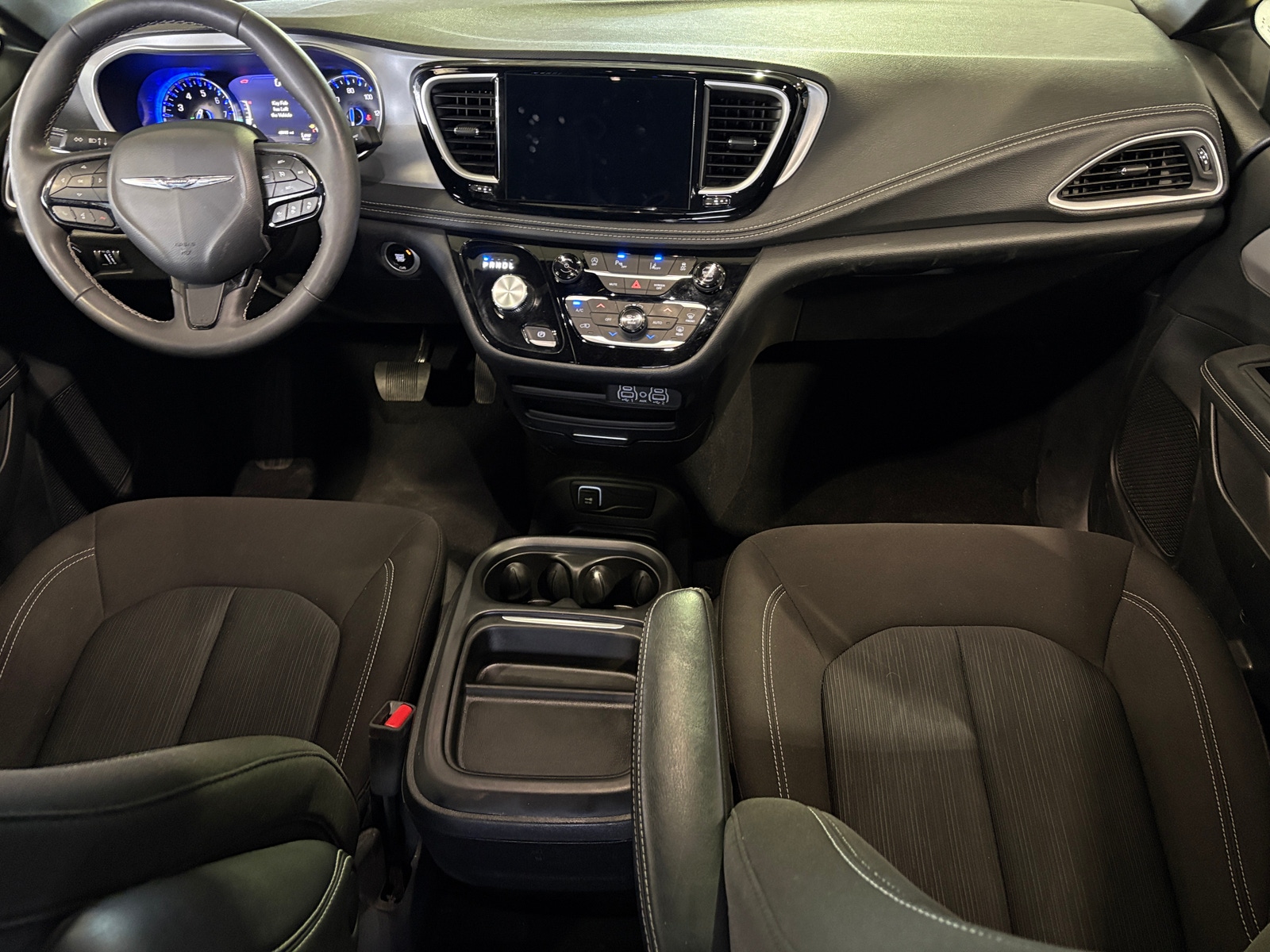 Thumbnail: 2024 Chrysler Pacifica - 3