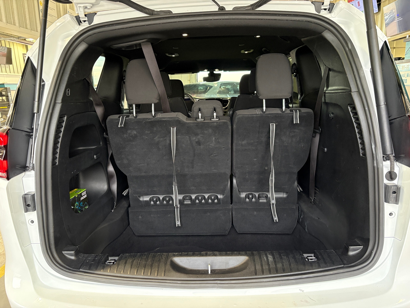 Thumbnail: 2024 Chrysler Pacifica - 7