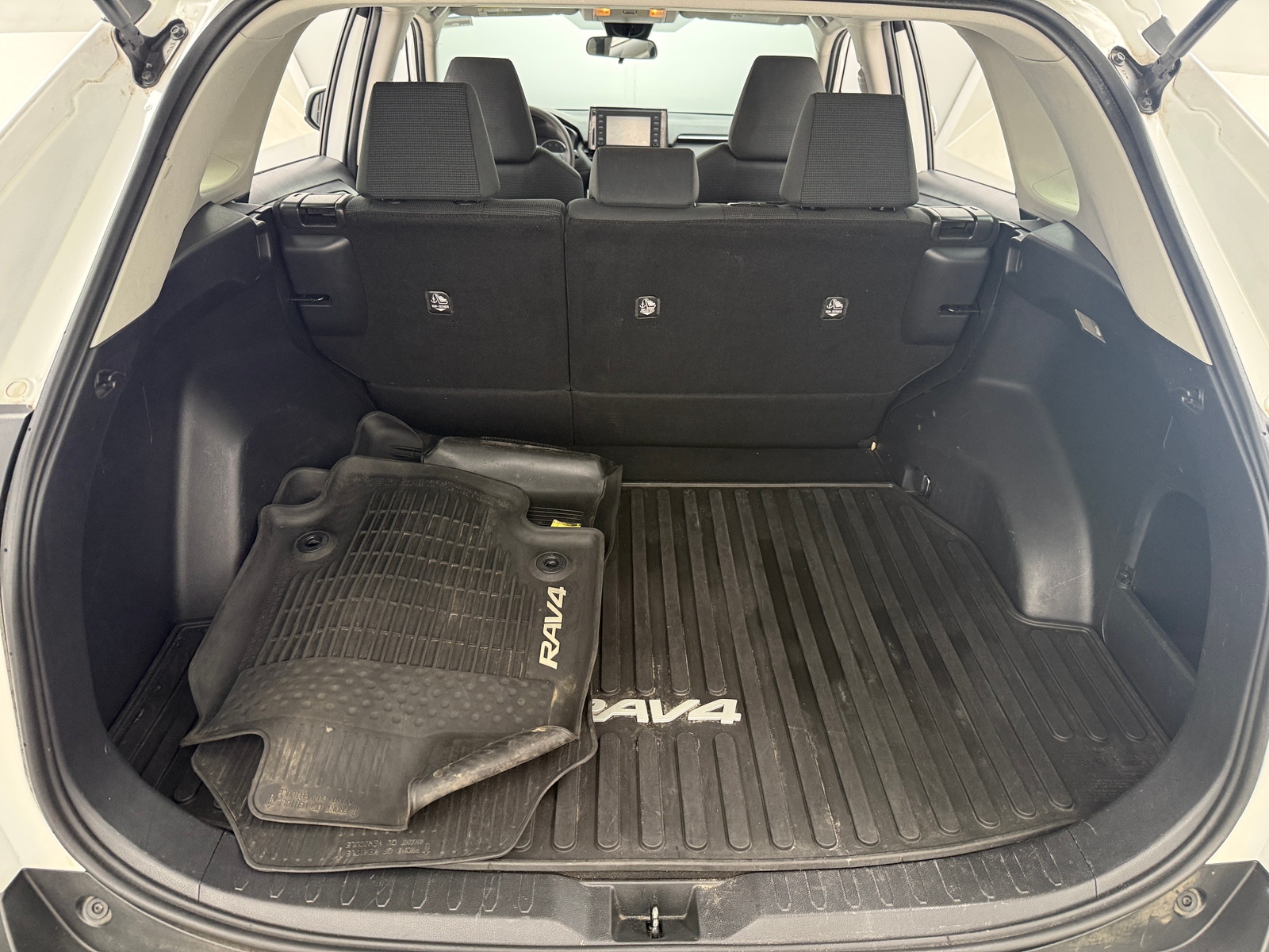 Thumbnail: 2019 Toyota RAV4 - 7