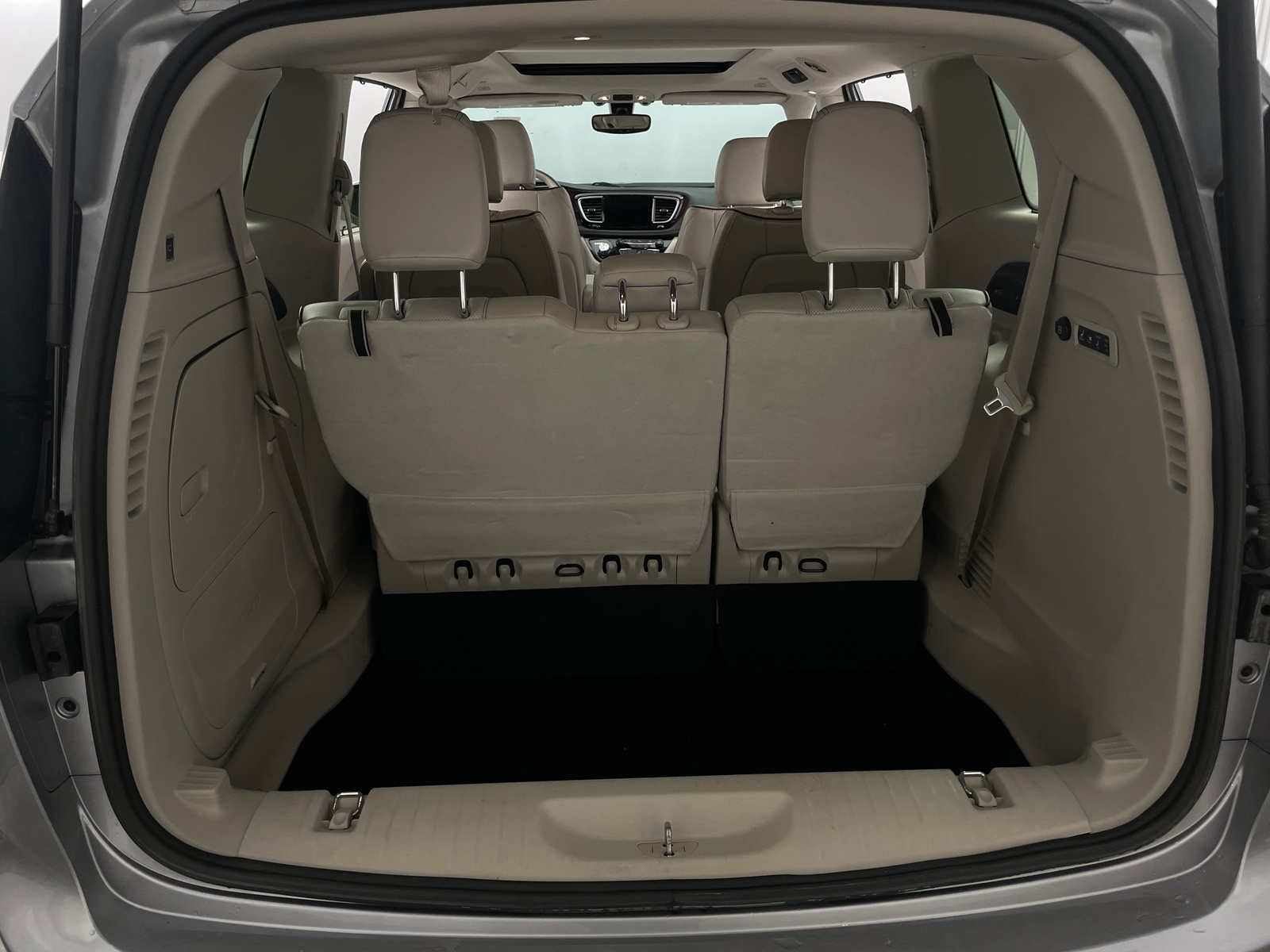 Thumbnail: 2019 Chrysler Pacifica - 6