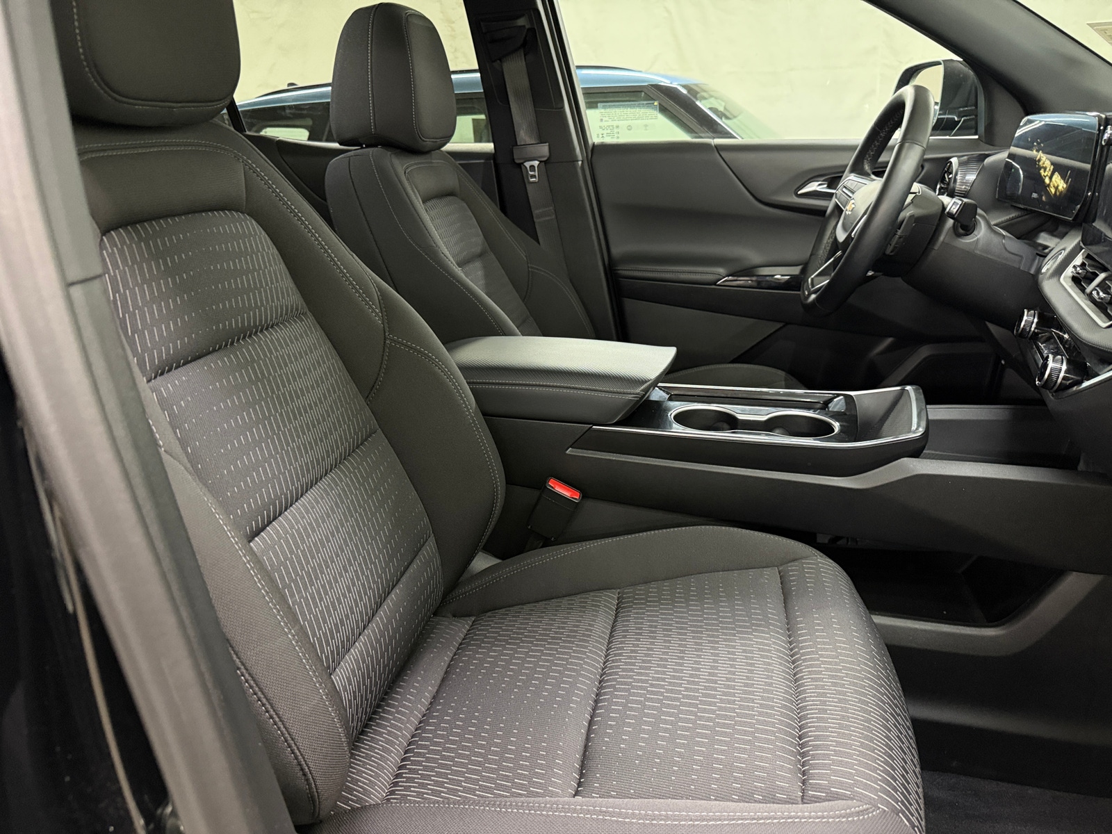 Thumbnail: 2025 Chevrolet Equinox - 2