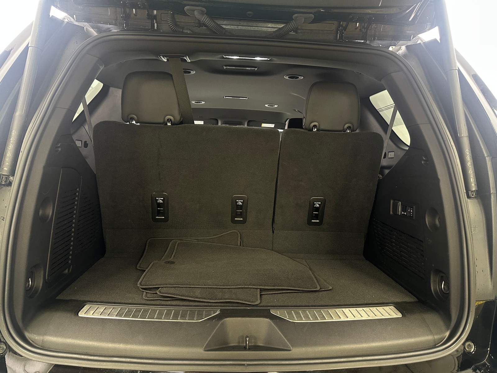 Thumbnail: 2024 Chevrolet Tahoe - 6