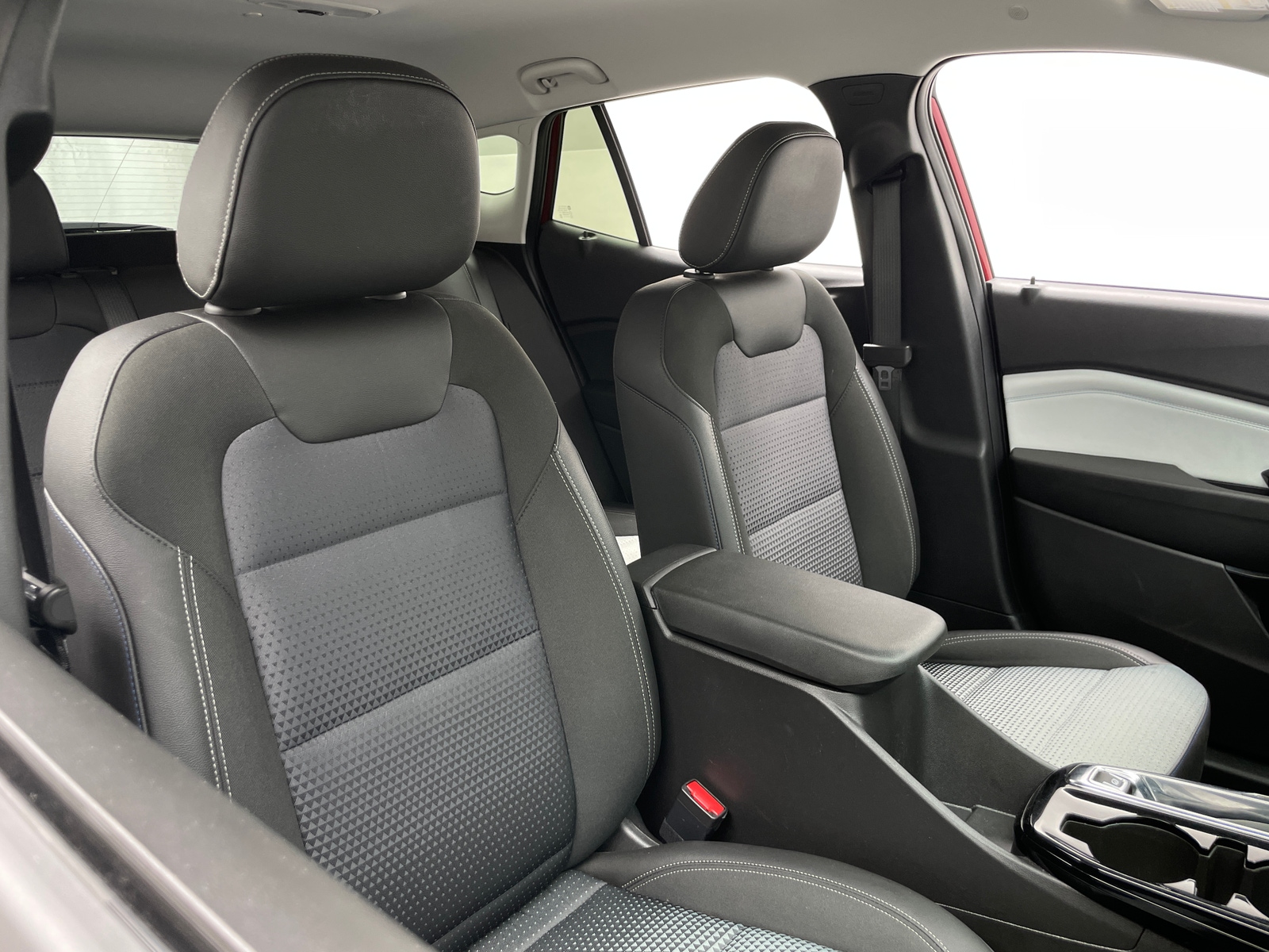 Thumbnail: 2025 Chevrolet Trax - 2