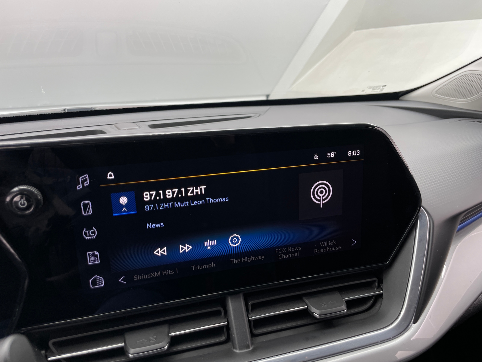 Thumbnail: 2025 Chevrolet Trax - 4