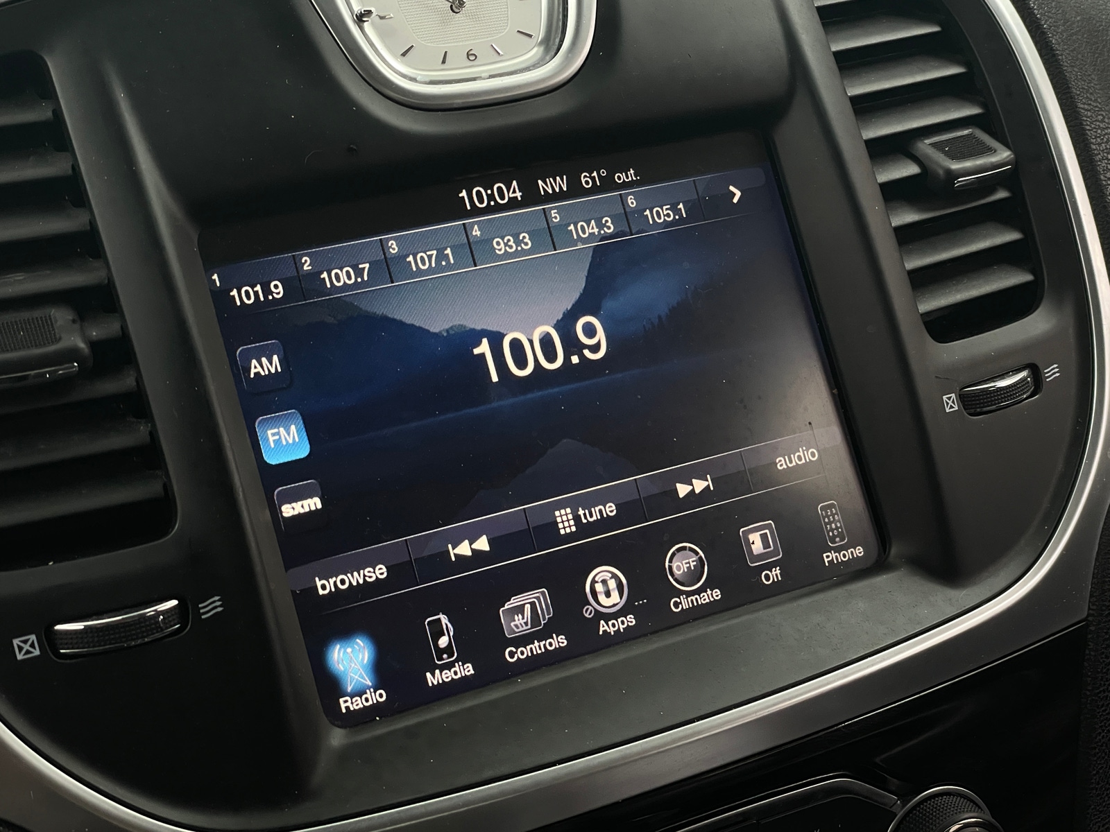 Thumbnail: 2016 Chrysler 300 - 3