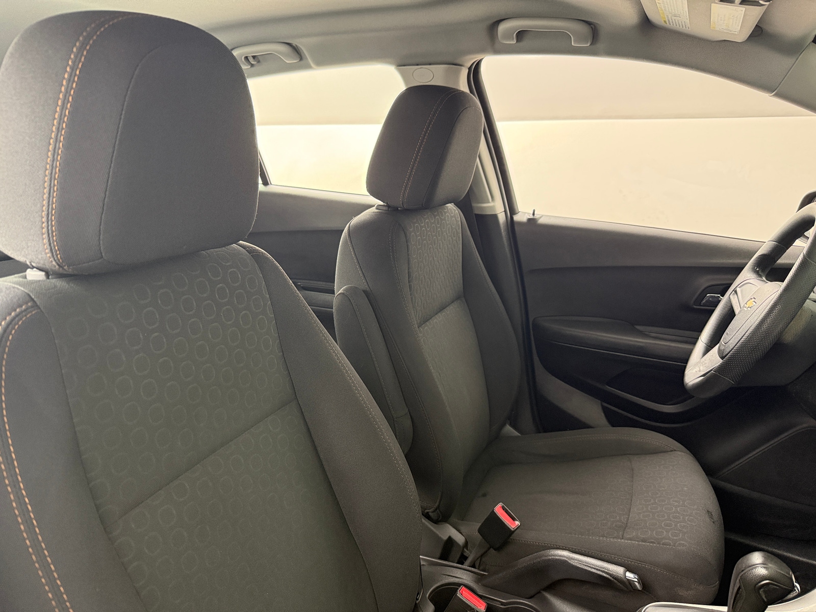 Thumbnail: 2017 Chevrolet Trax - 2