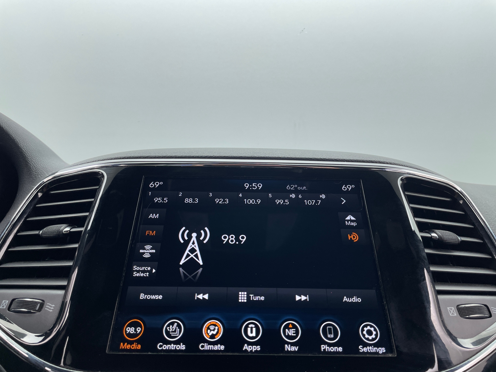 Thumbnail: 2020 Jeep Grand Cherokee - 4