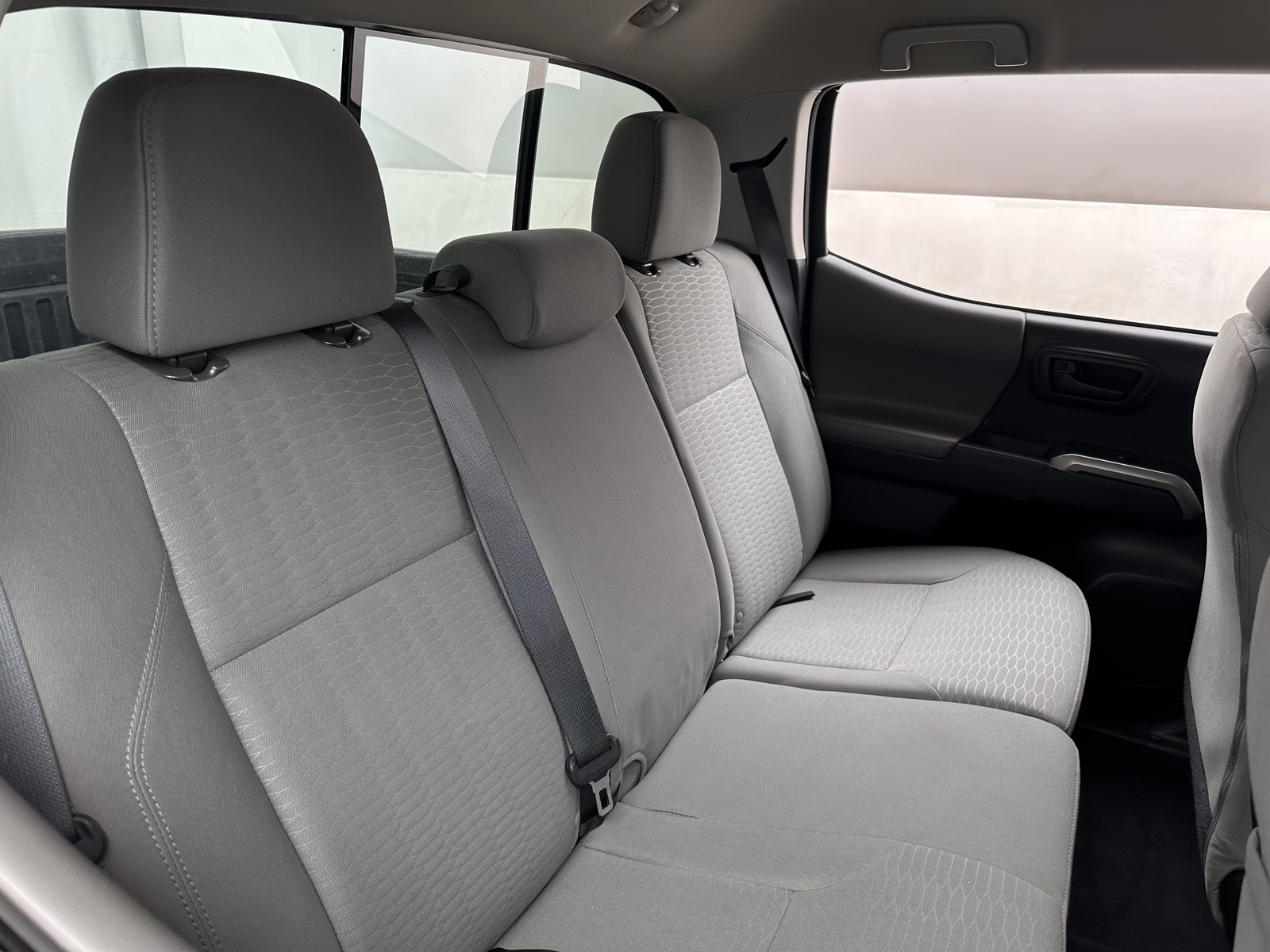 Thumbnail: 2018 Toyota Tacoma - 6