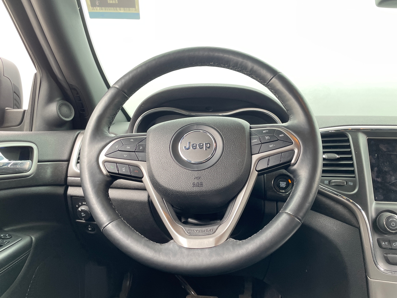 Thumbnail: 2018 Jeep Grand Cherokee - 5