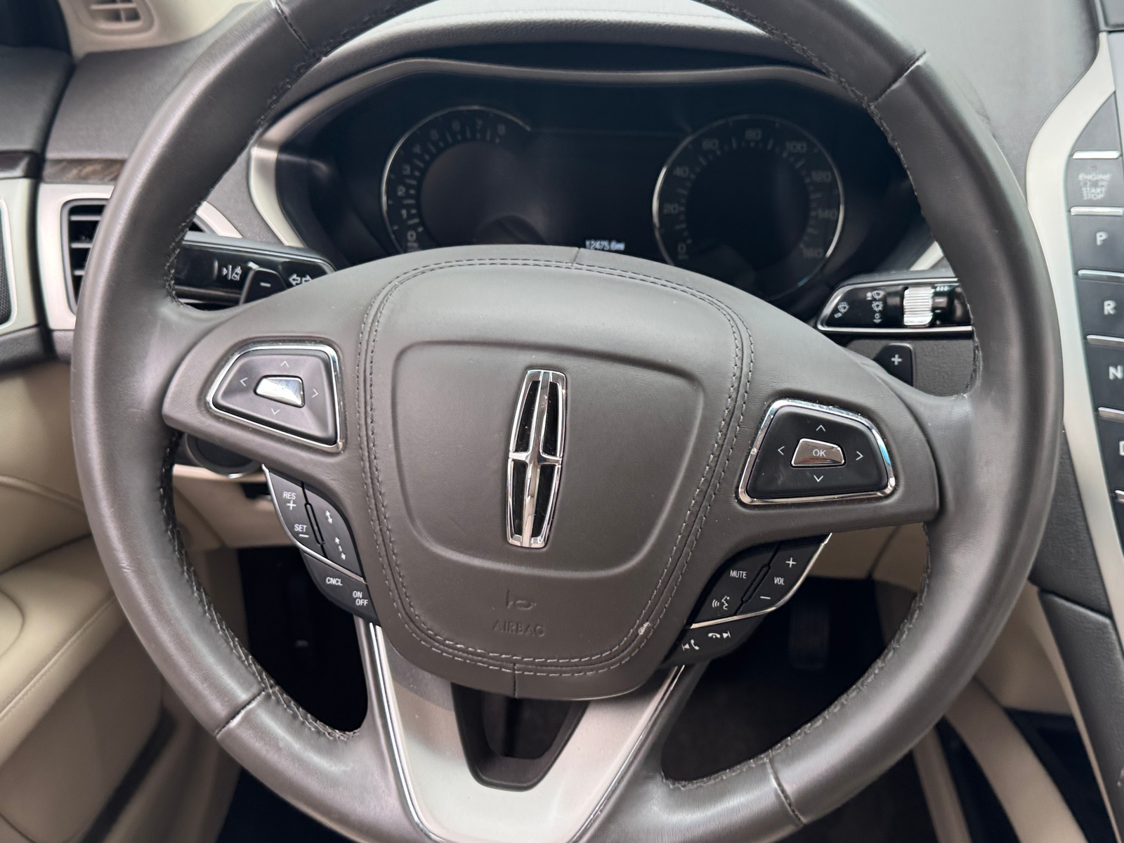 Thumbnail: 2019 Lincoln MKZ - 4
