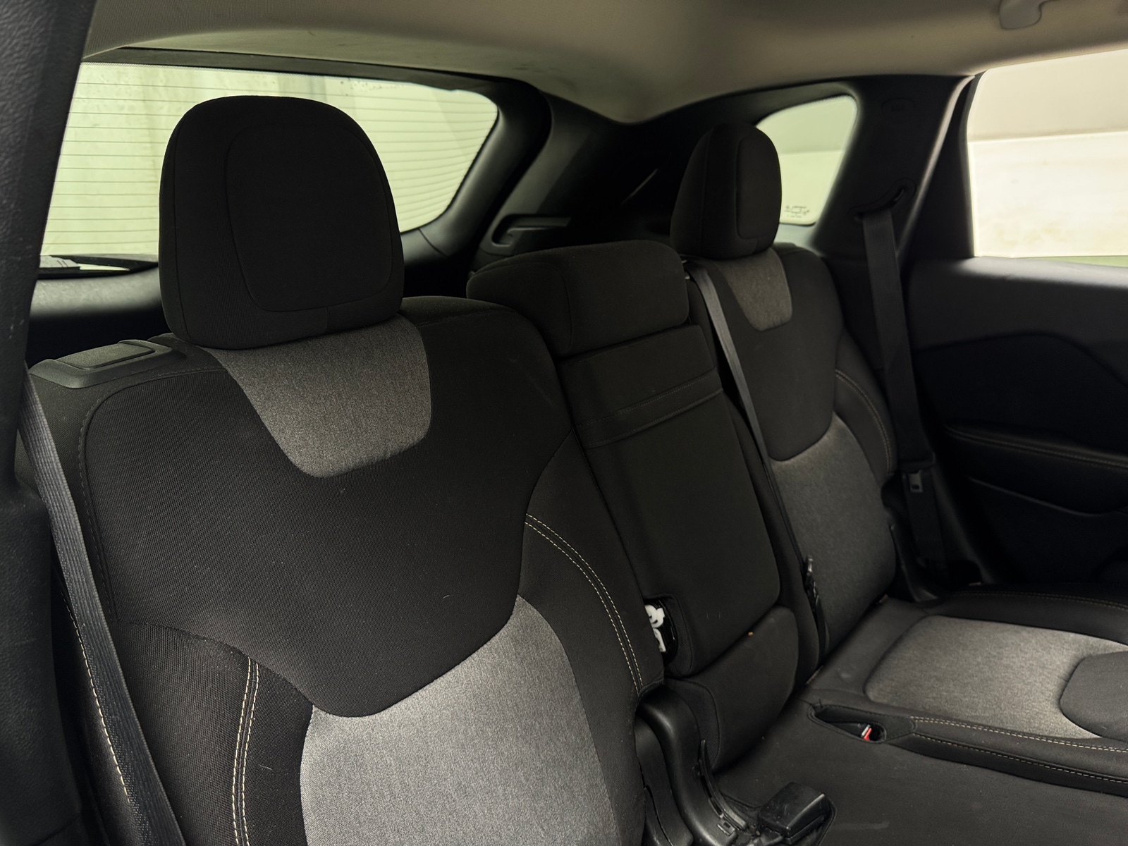 Thumbnail: 2017 Jeep Cherokee - 6