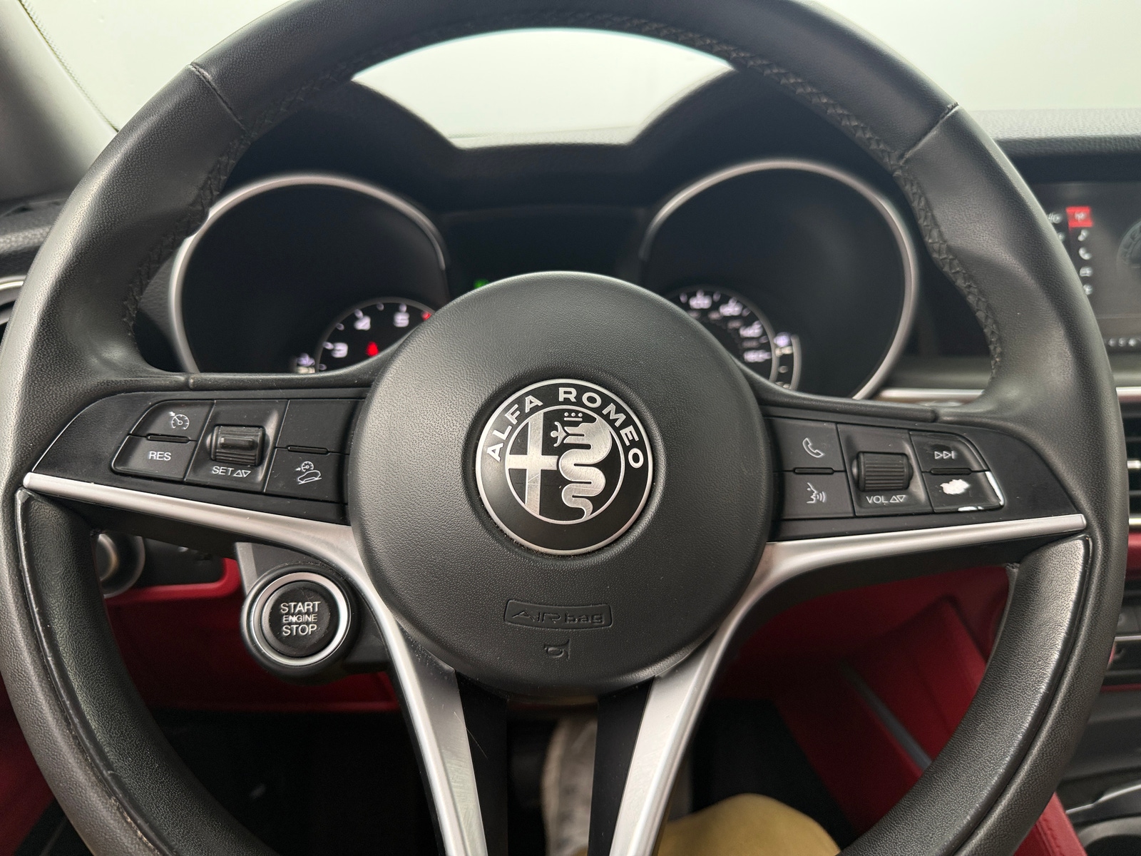 Thumbnail: 2018 Alfa Romeo Stelvio - 4