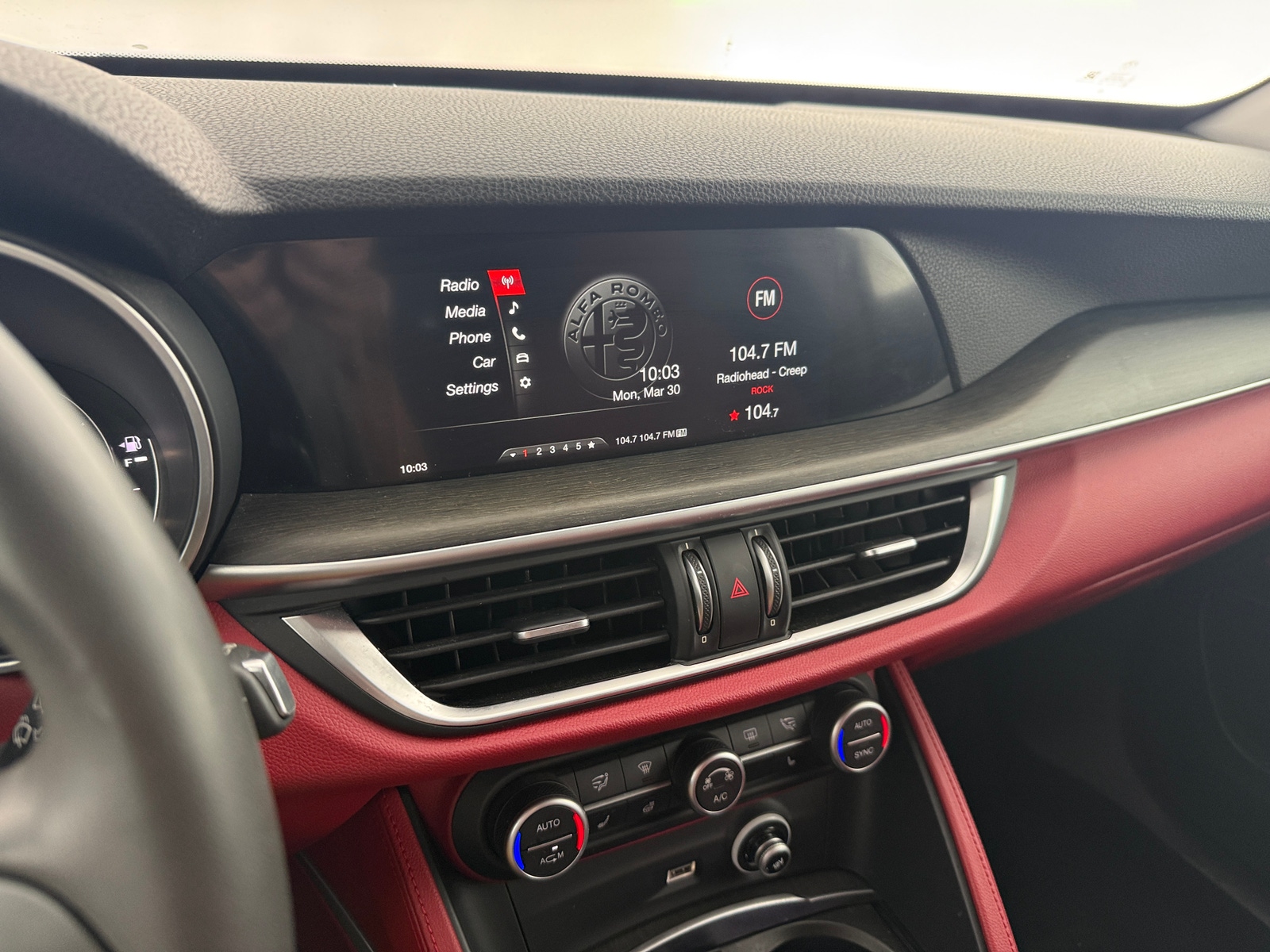 Thumbnail: 2018 Alfa Romeo Stelvio - 3