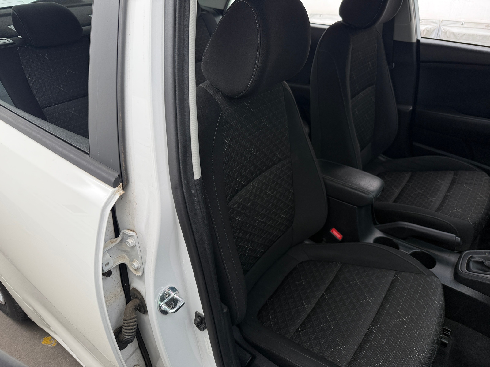 Thumbnail: 2019 Kia Rio - 2