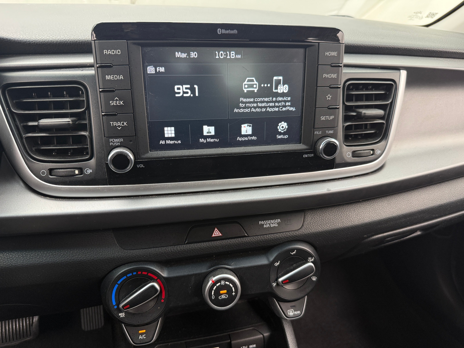 Thumbnail: 2019 Kia Rio - 4