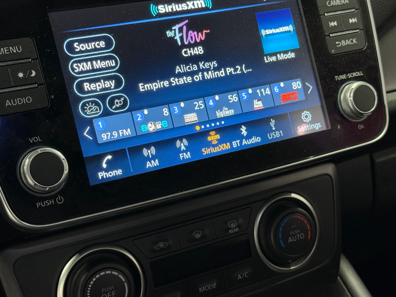 Thumbnail: 2023 Nissan Leaf - 4