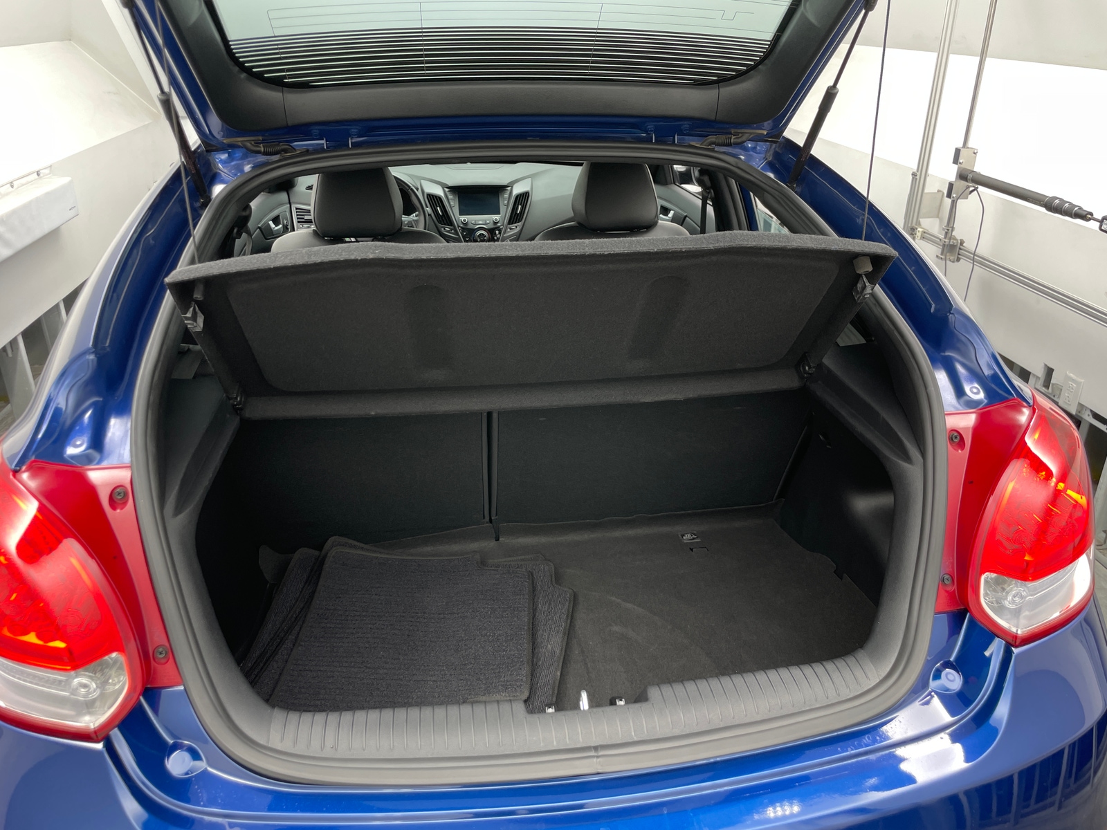 Thumbnail: 2017 Hyundai Veloster - 6