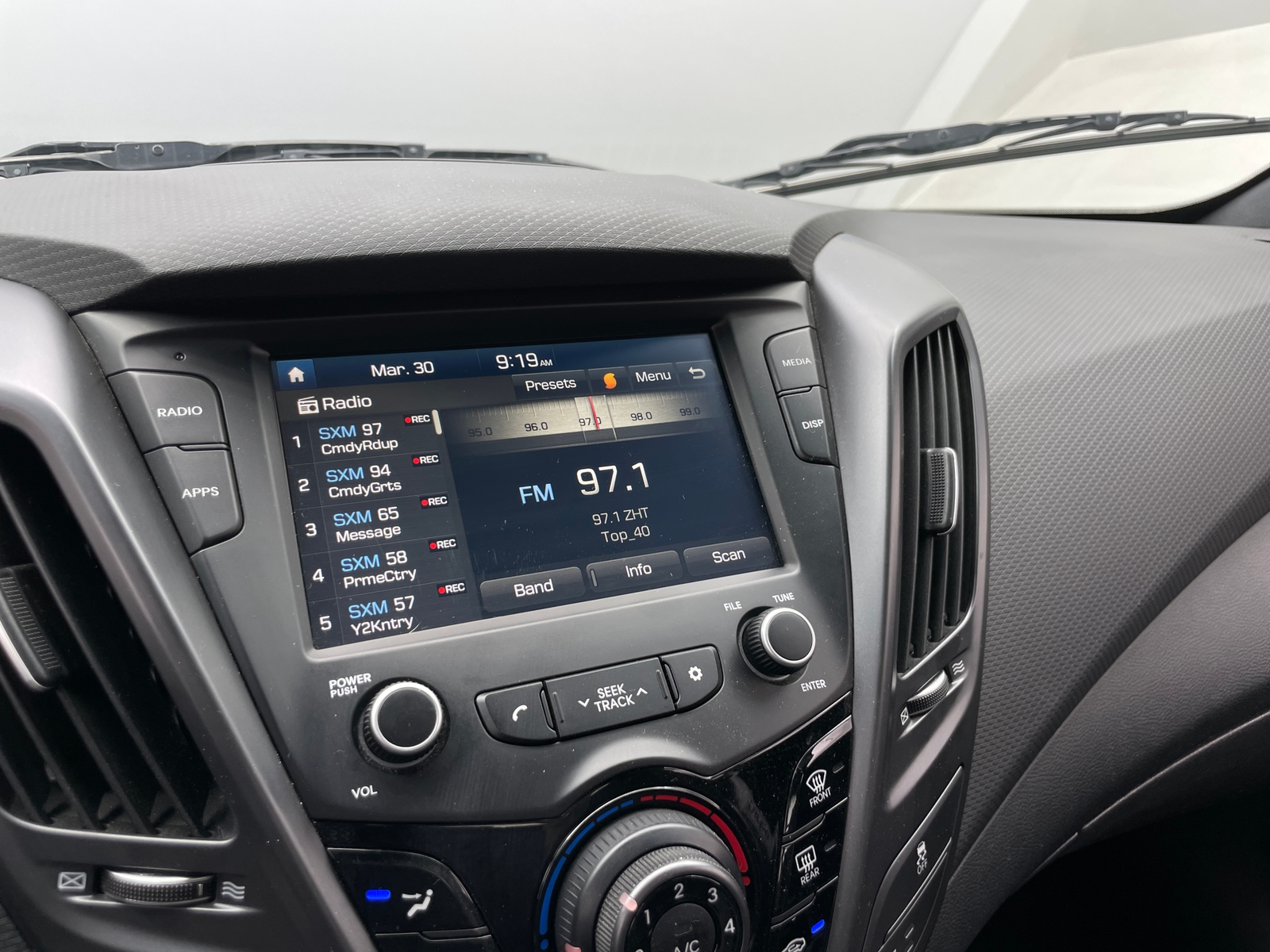 Thumbnail: 2017 Hyundai Veloster - 3