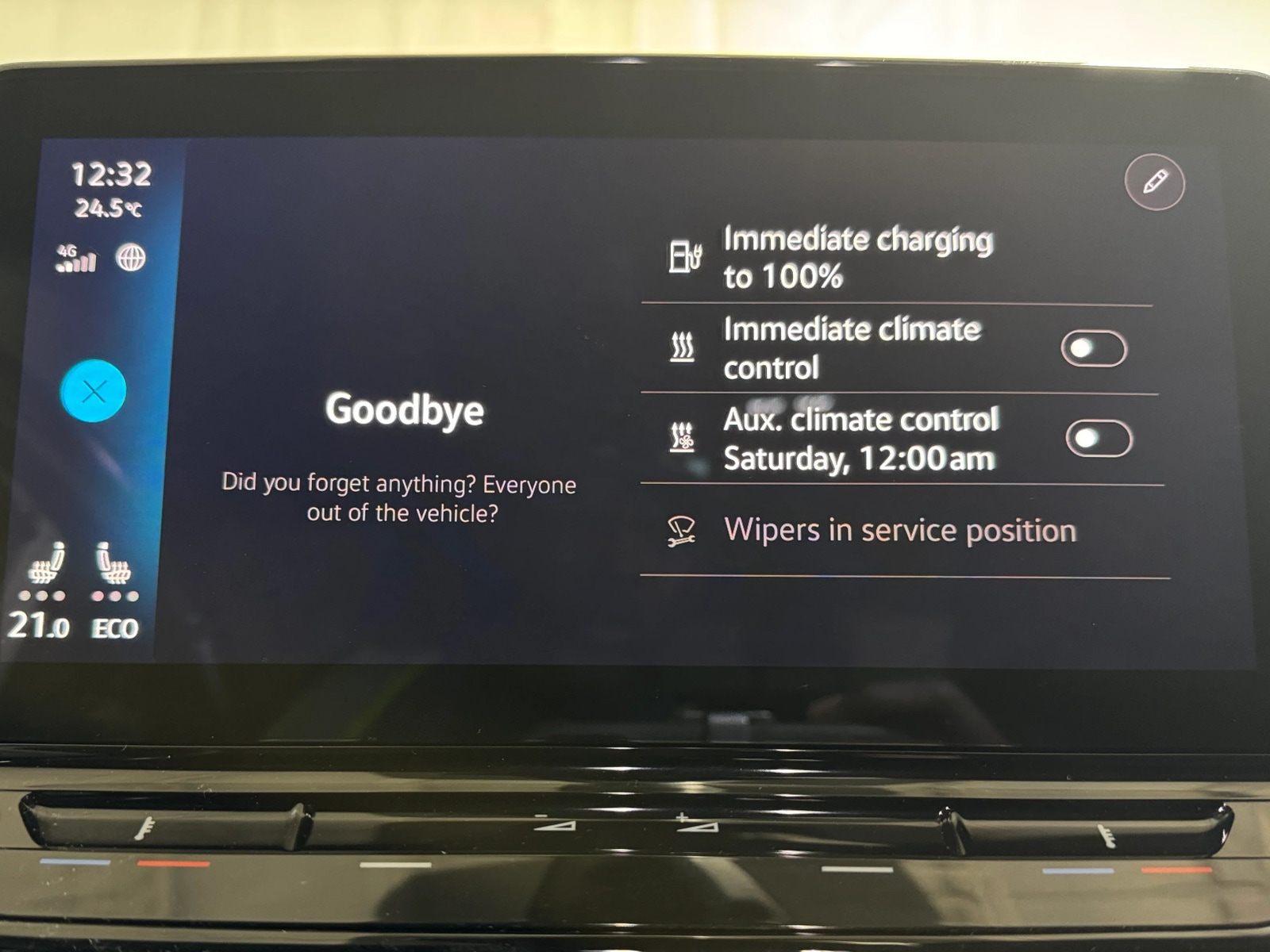 Thumbnail: 2021 Volkswagen ID.4 - 4