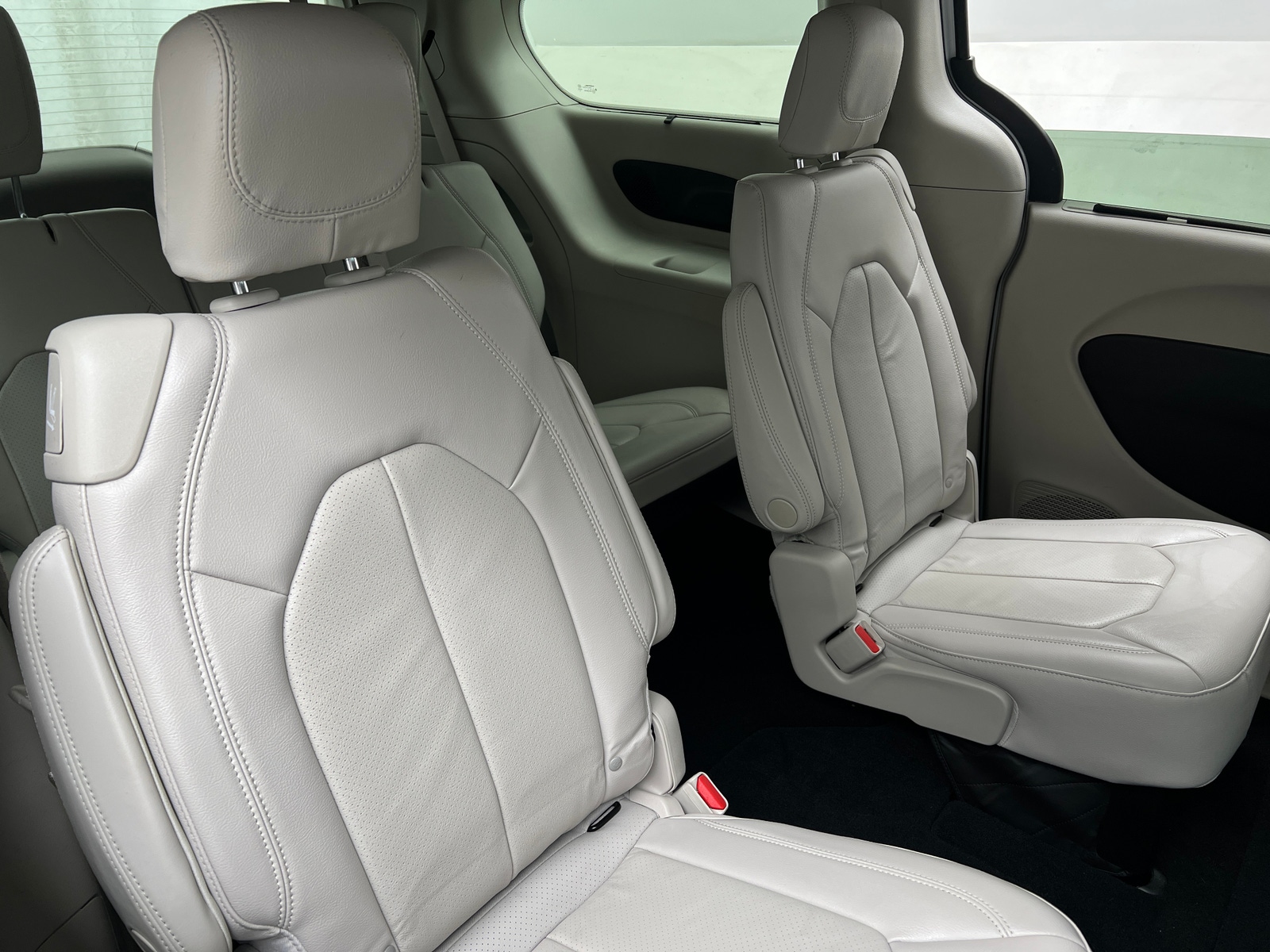 Thumbnail: 2021 Chrysler Pacifica - 5