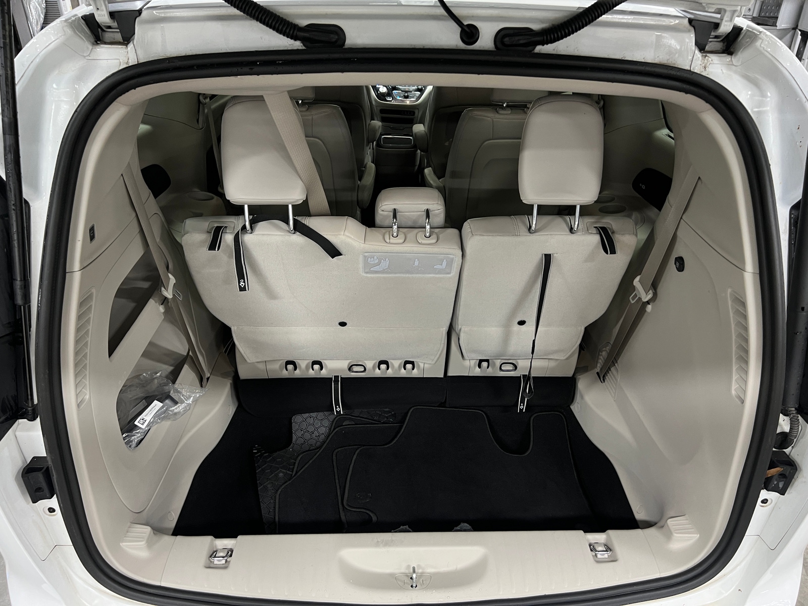 Thumbnail: 2021 Chrysler Pacifica - 6