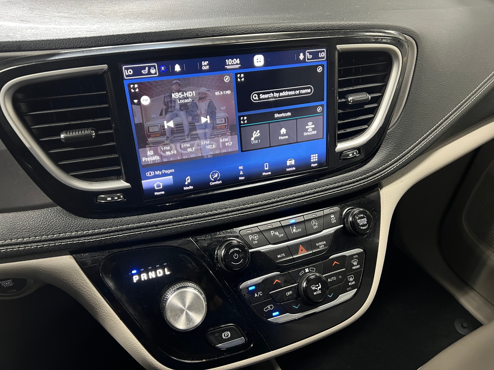 Thumbnail: 2021 Chrysler Pacifica - 3