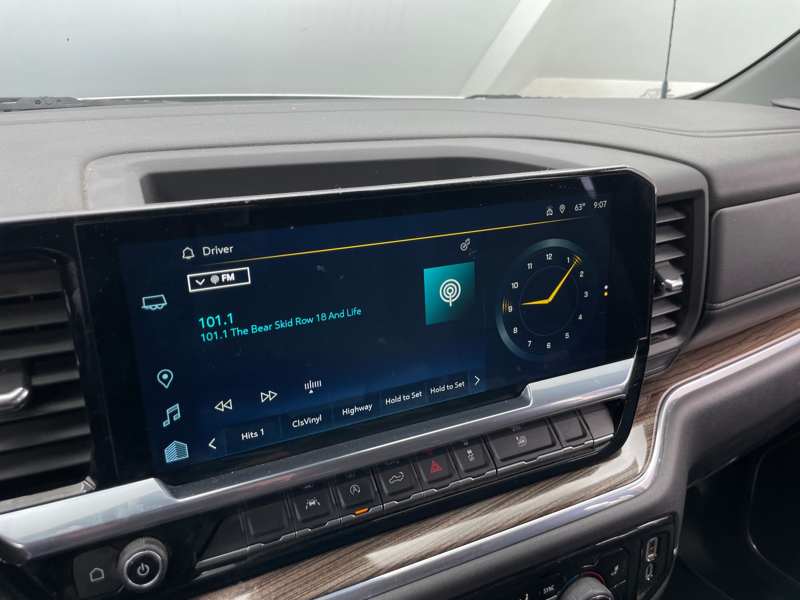 Thumbnail: 2023 Chevrolet Silverado 1500 - 4