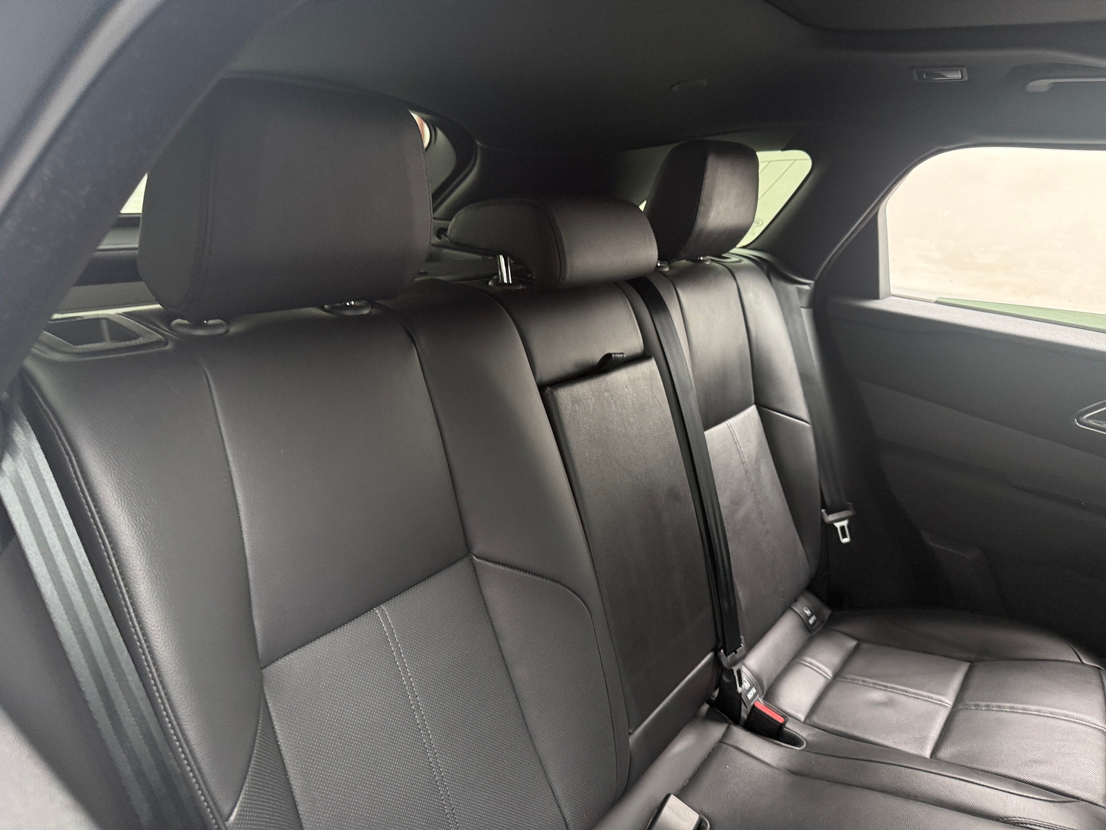 Thumbnail: 2025 Land Rover Range Rover Velar - 5