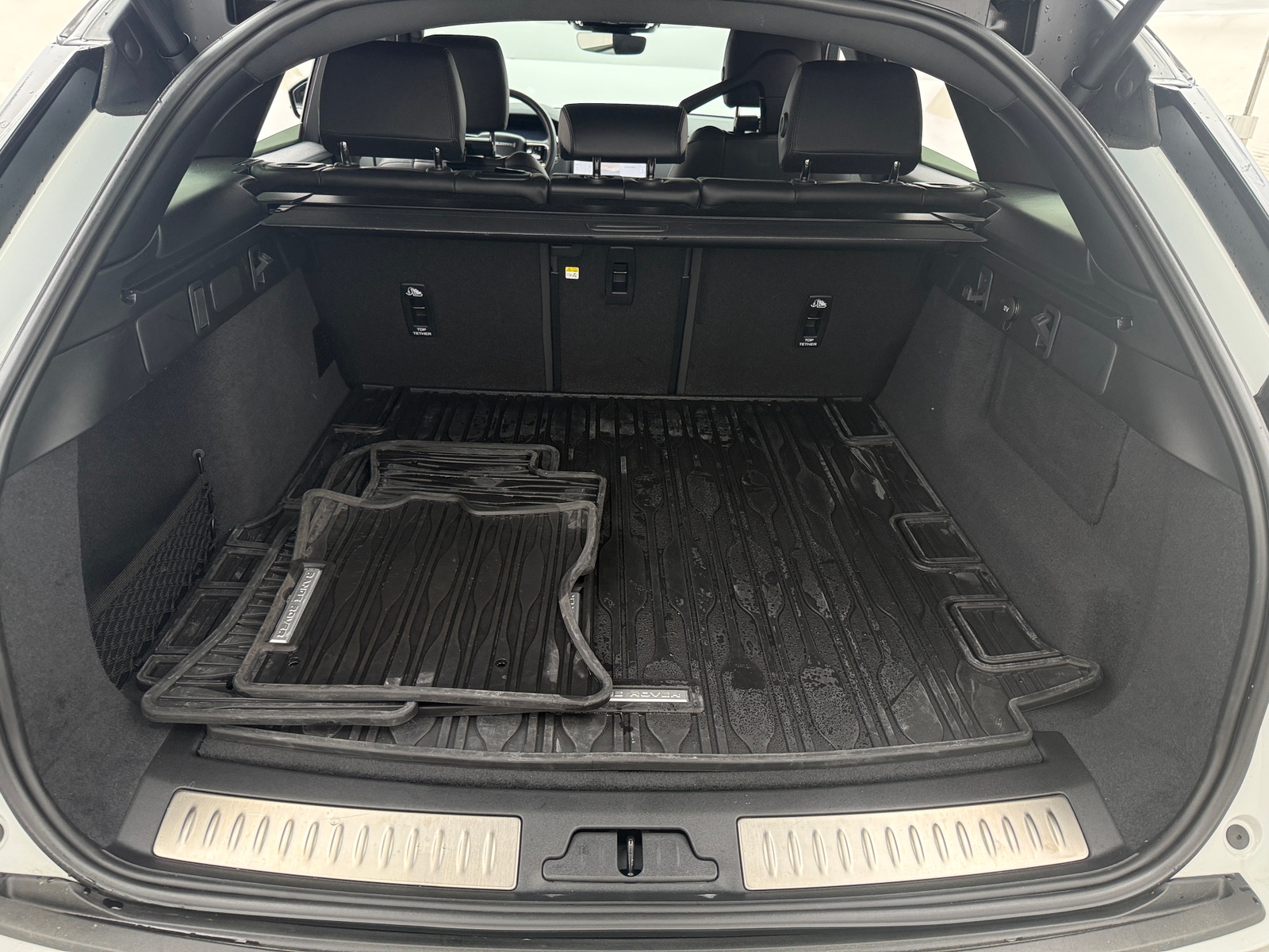 Thumbnail: 2025 Land Rover Range Rover Velar - 6