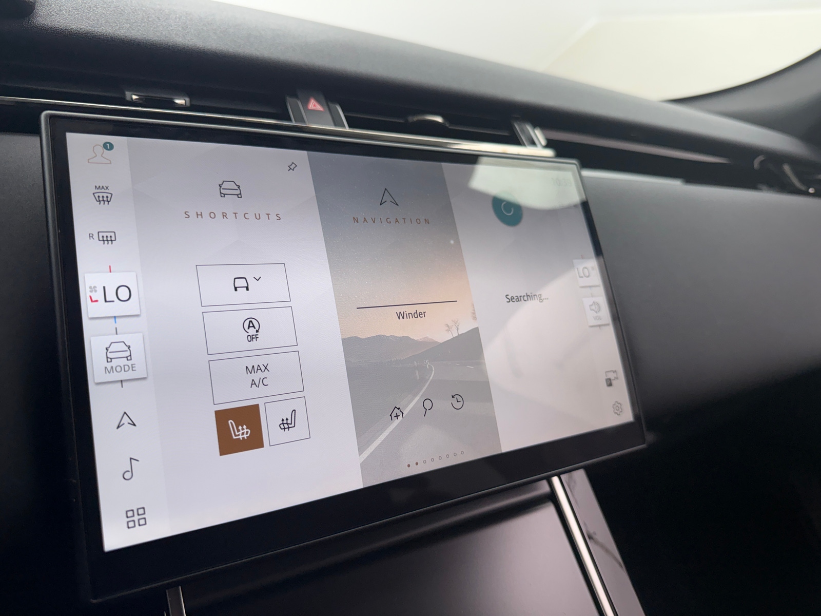 Thumbnail: 2025 Land Rover Range Rover Velar - 3