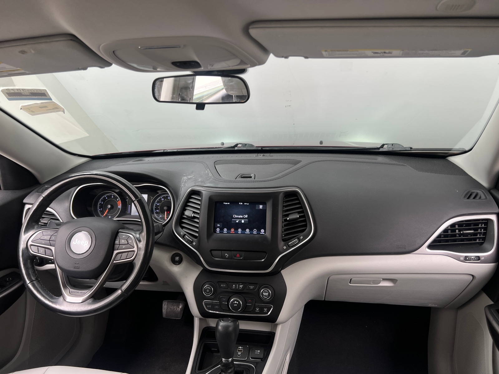 Thumbnail: 2020 Jeep Cherokee - 3