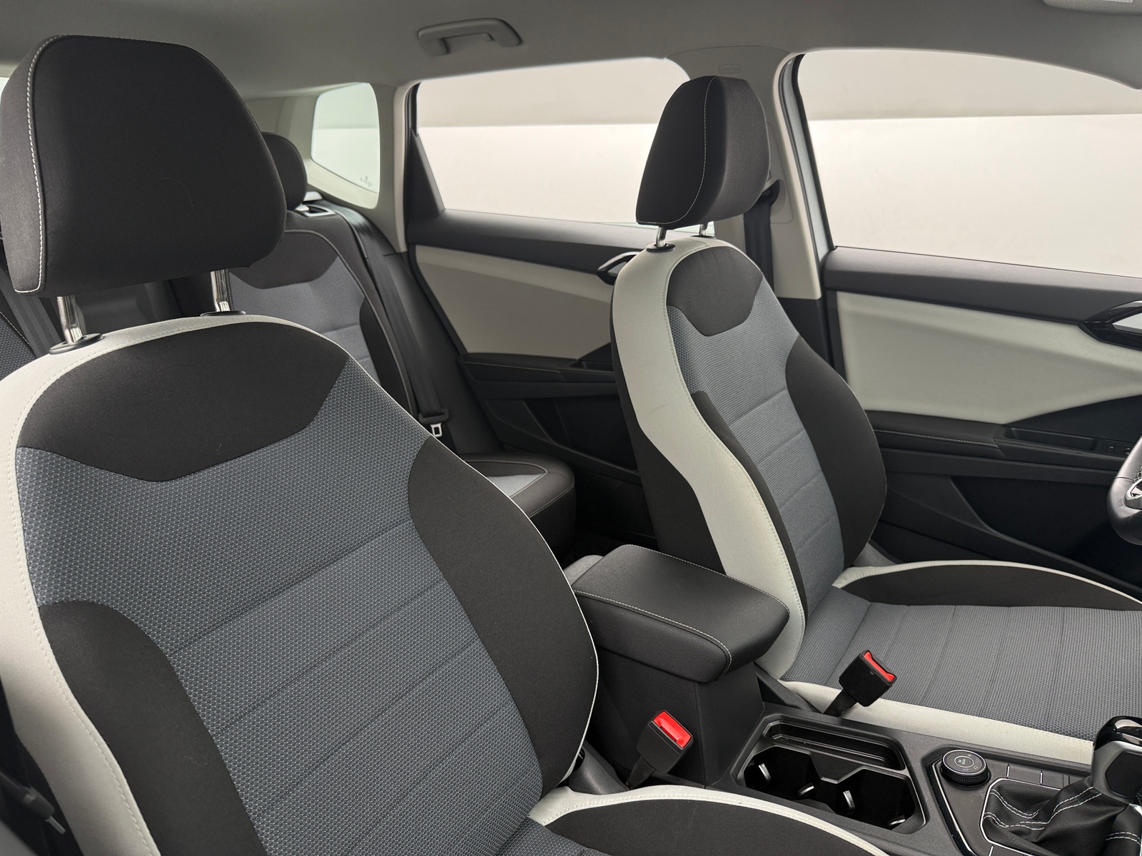 Thumbnail: 2025 Volkswagen Taos - 2