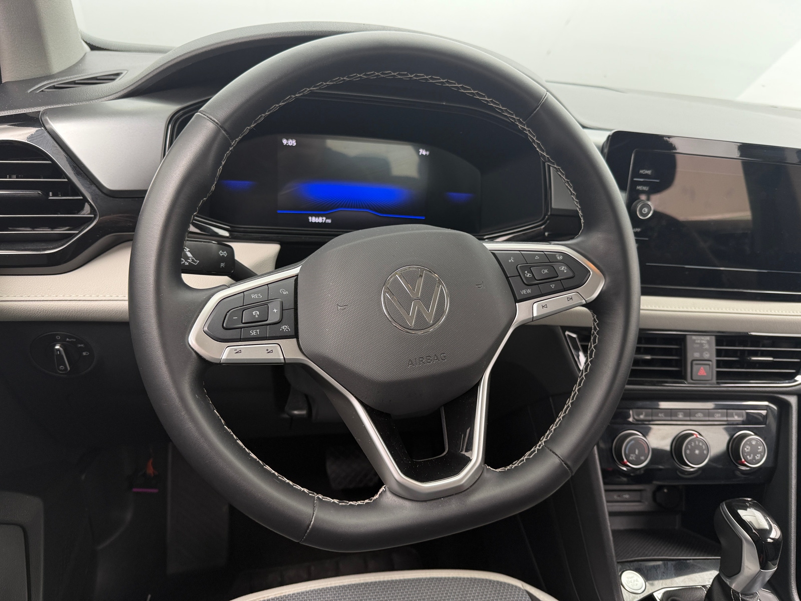 Thumbnail: 2025 Volkswagen Taos - 5