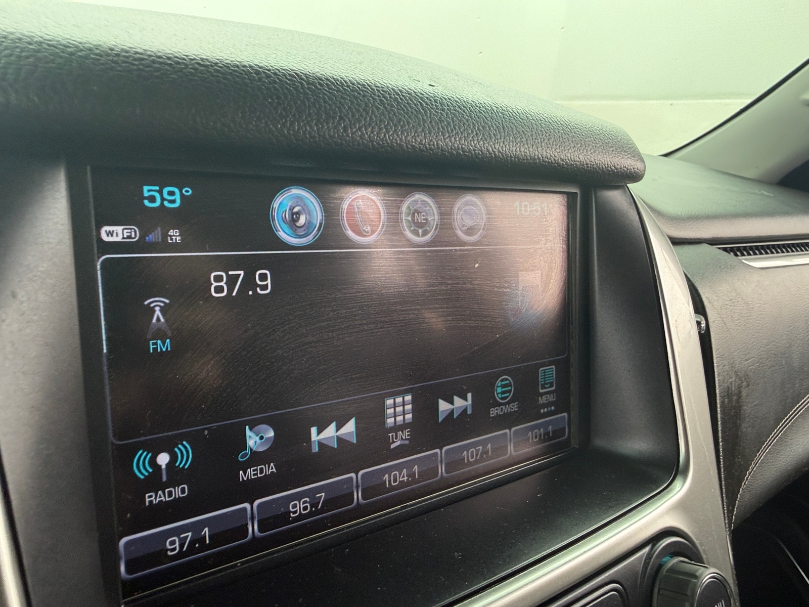 Thumbnail: 2020 Chevrolet Suburban - 3