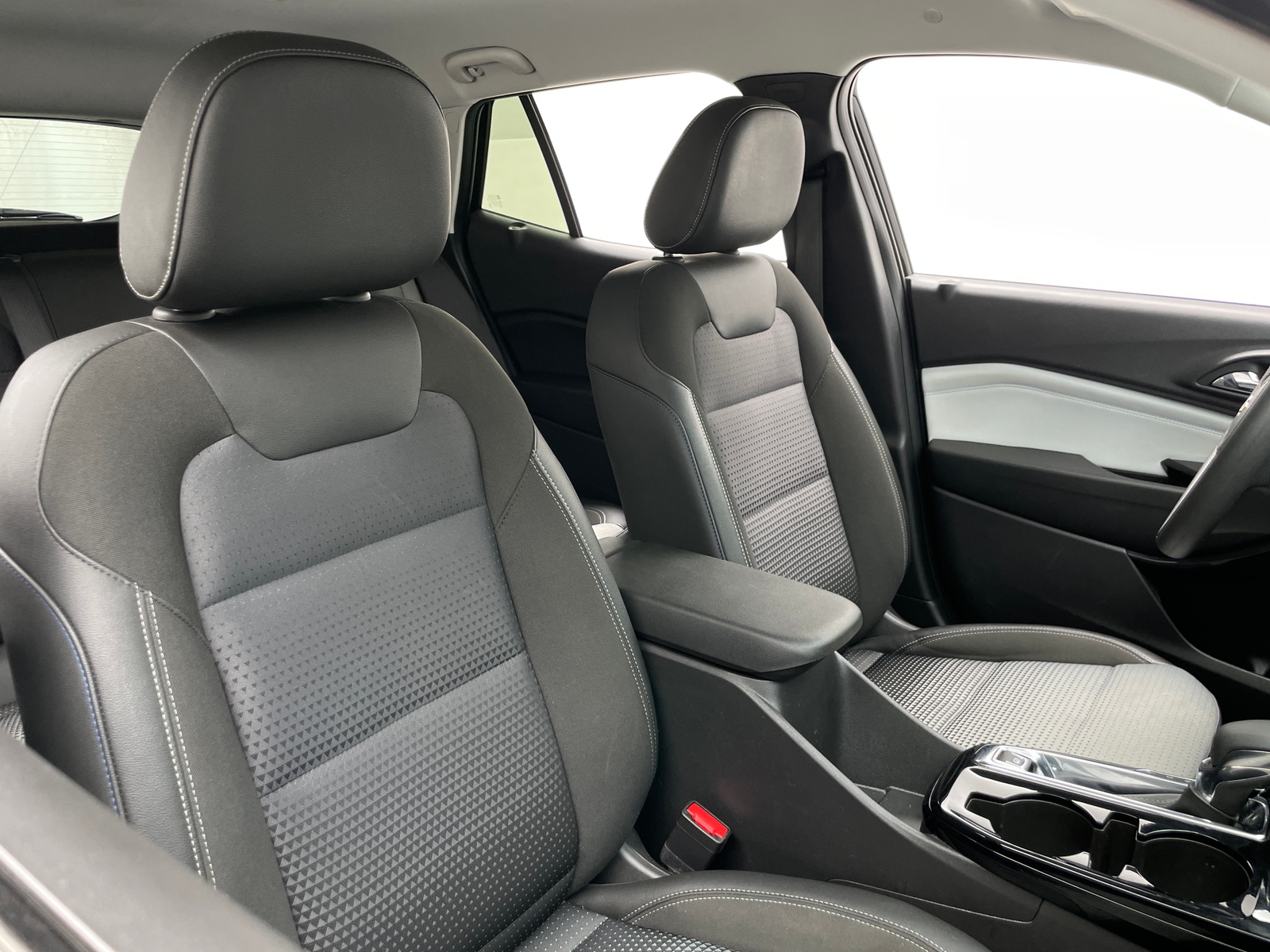 Thumbnail: 2025 Chevrolet Trax - 2