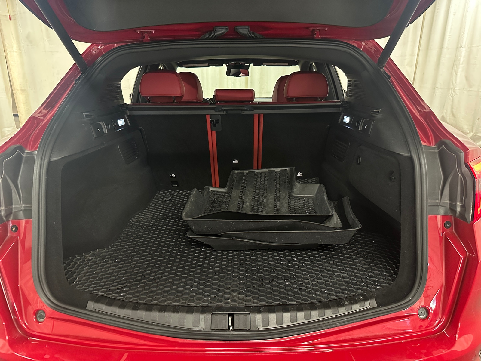 Thumbnail: 2022 Alfa Romeo Stelvio - 6