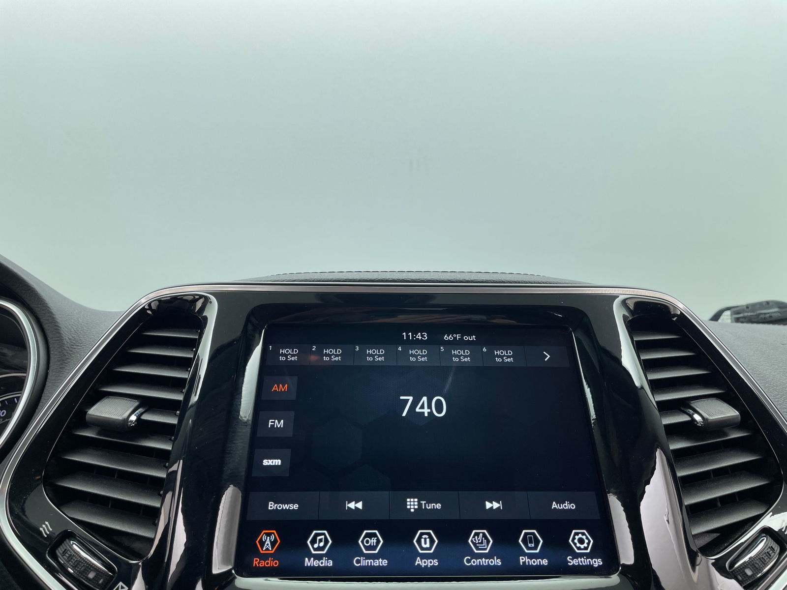 Thumbnail: 2020 Jeep Cherokee - 3