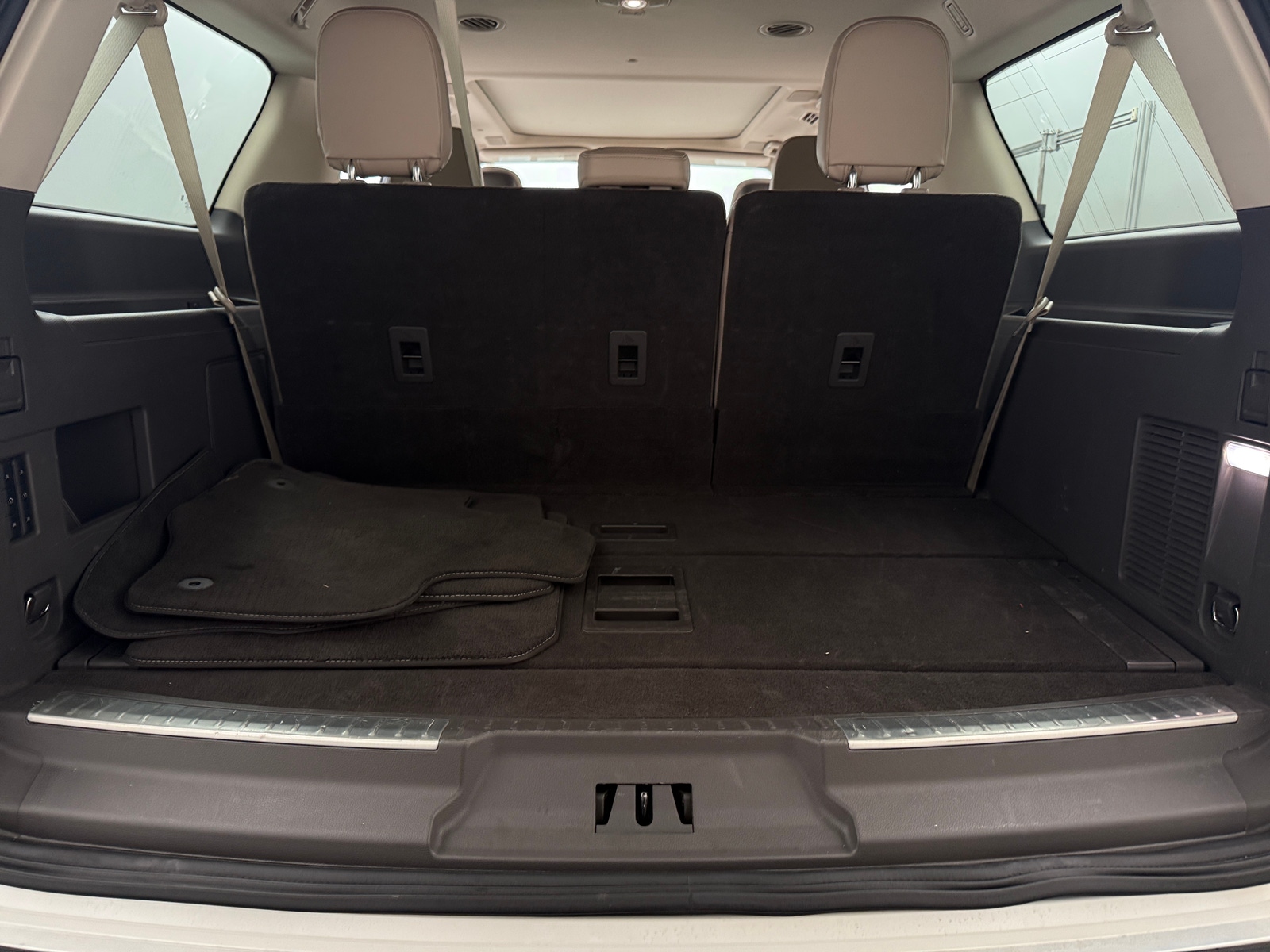 Thumbnail: 2022 Lincoln Navigator L - 6