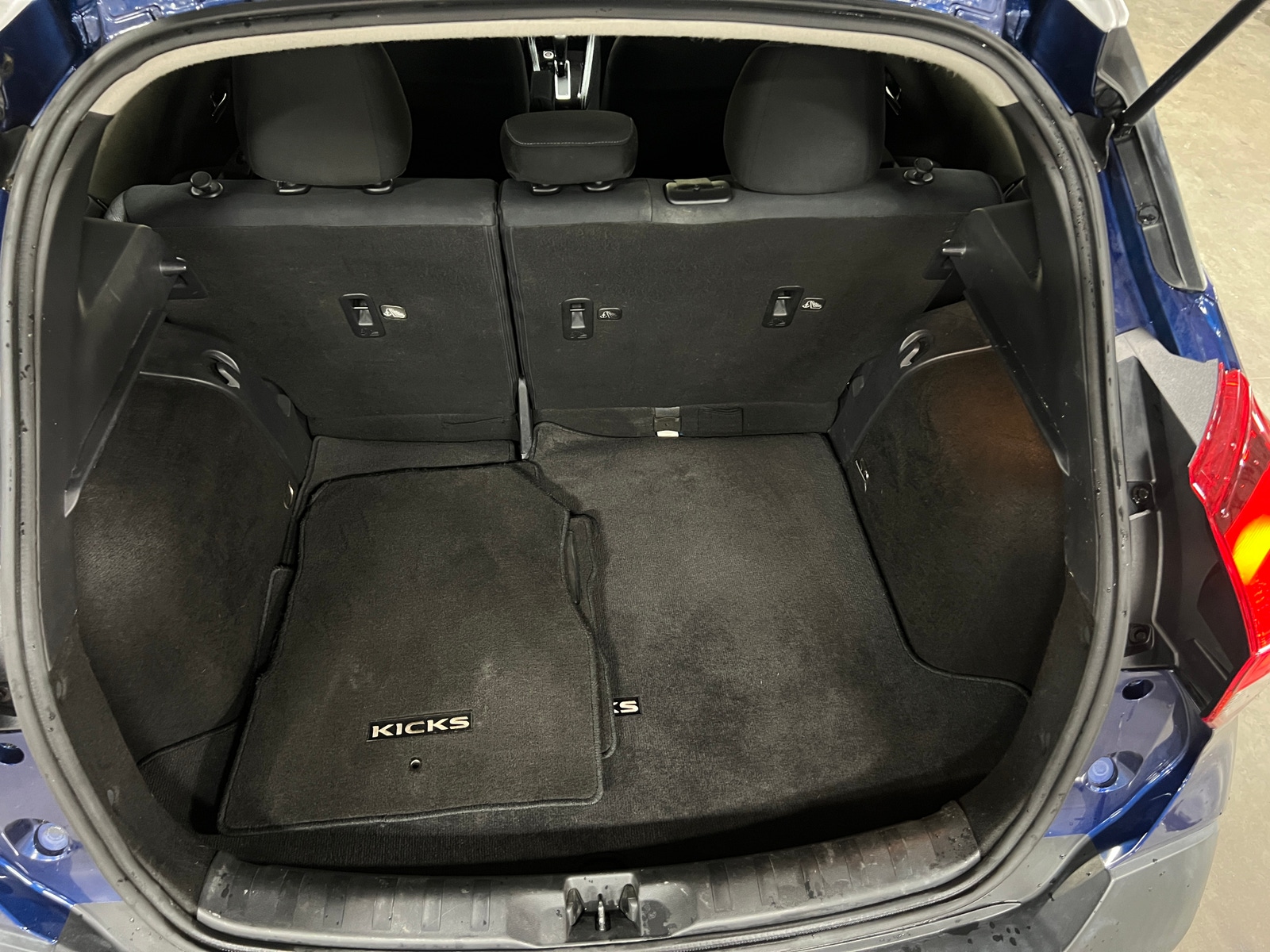 Thumbnail: 2019 Nissan Kicks - 7