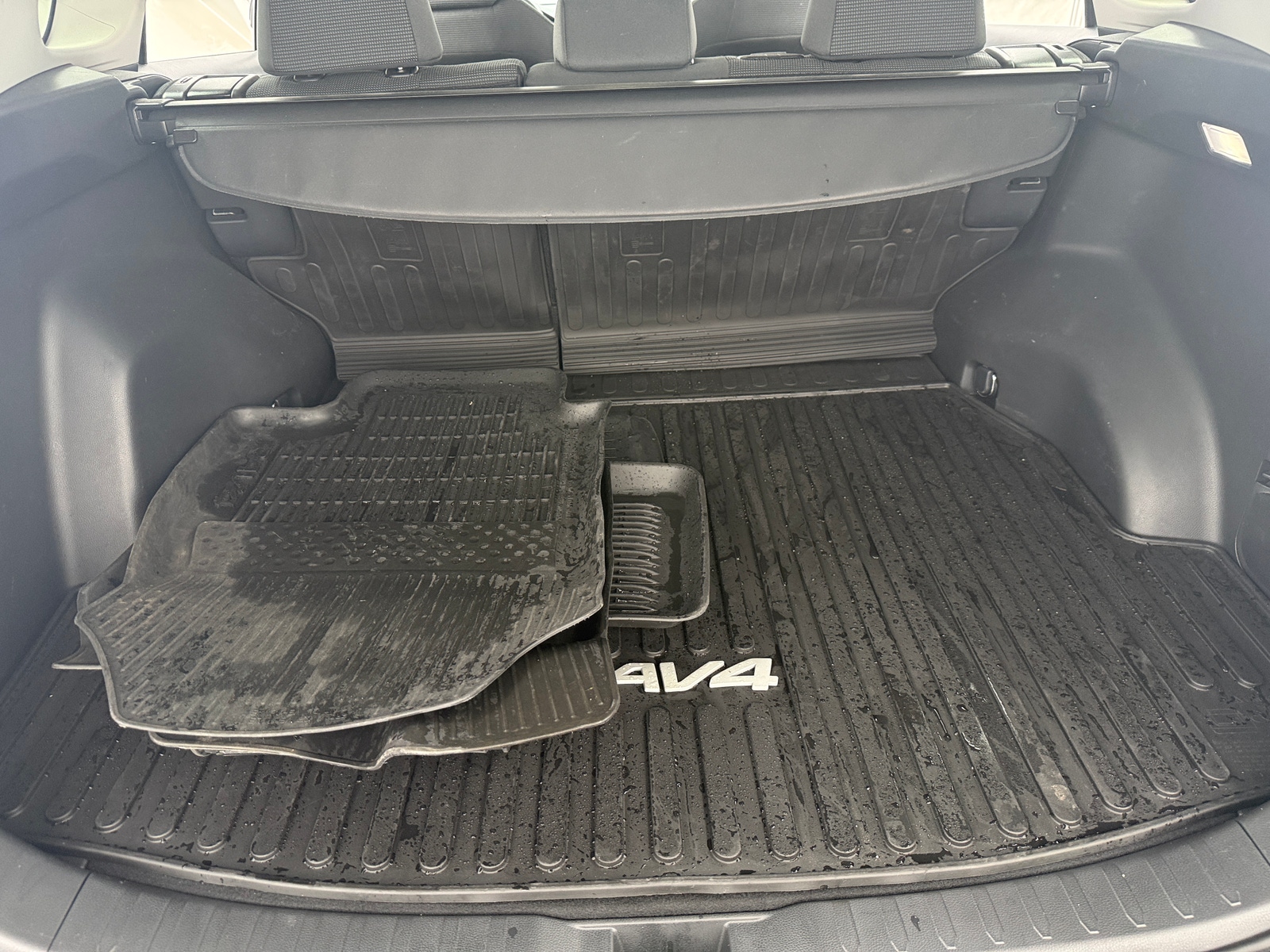 Thumbnail: 2024 Toyota RAV4 - 7