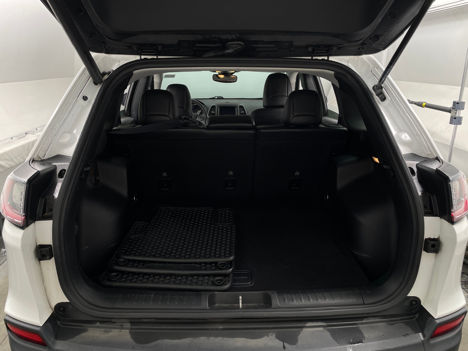 Thumbnail: 2020 Jeep Cherokee - 7