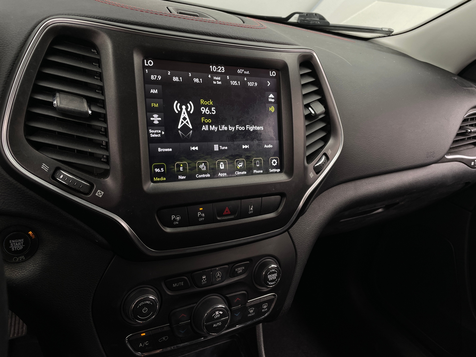 Thumbnail: 2020 Jeep Cherokee - 4