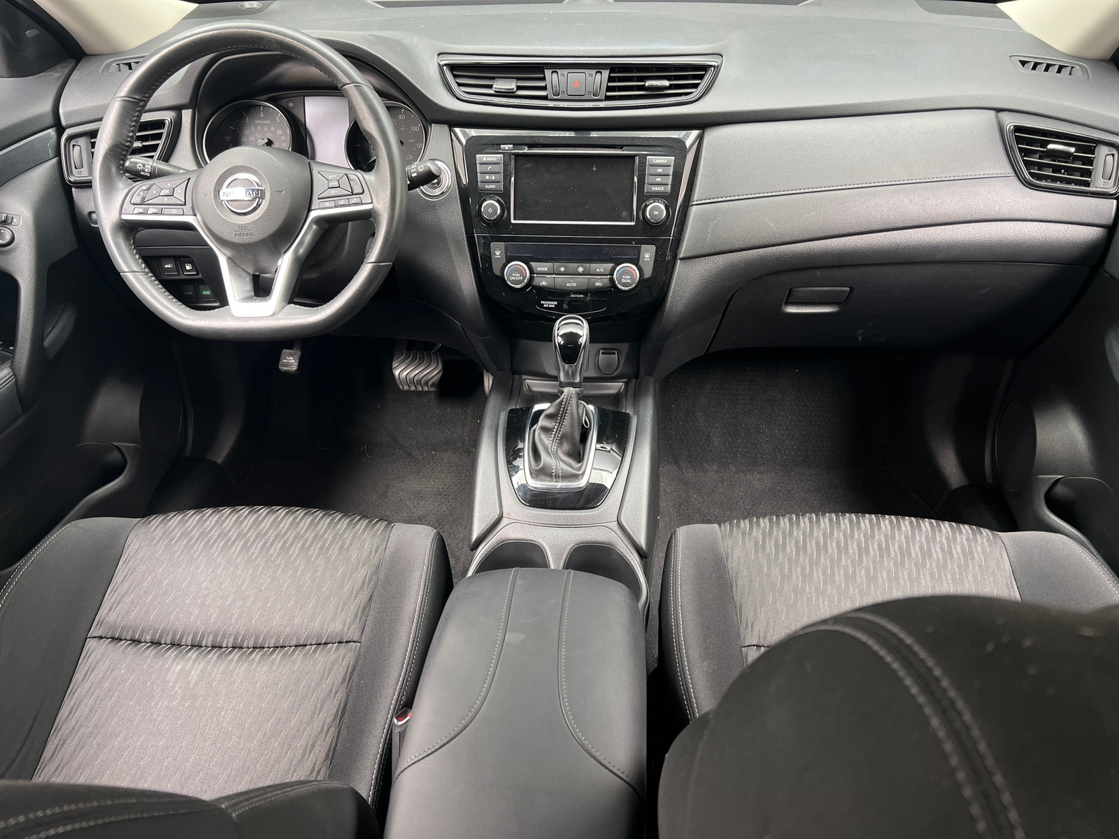 Thumbnail: 2018 Nissan Rogue - 3